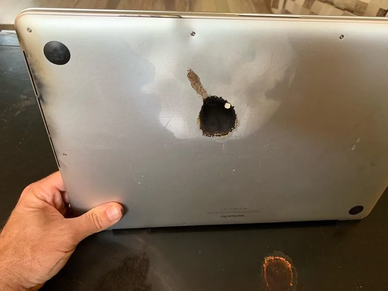 apple thu hồi macbook pro 15 inch 2015