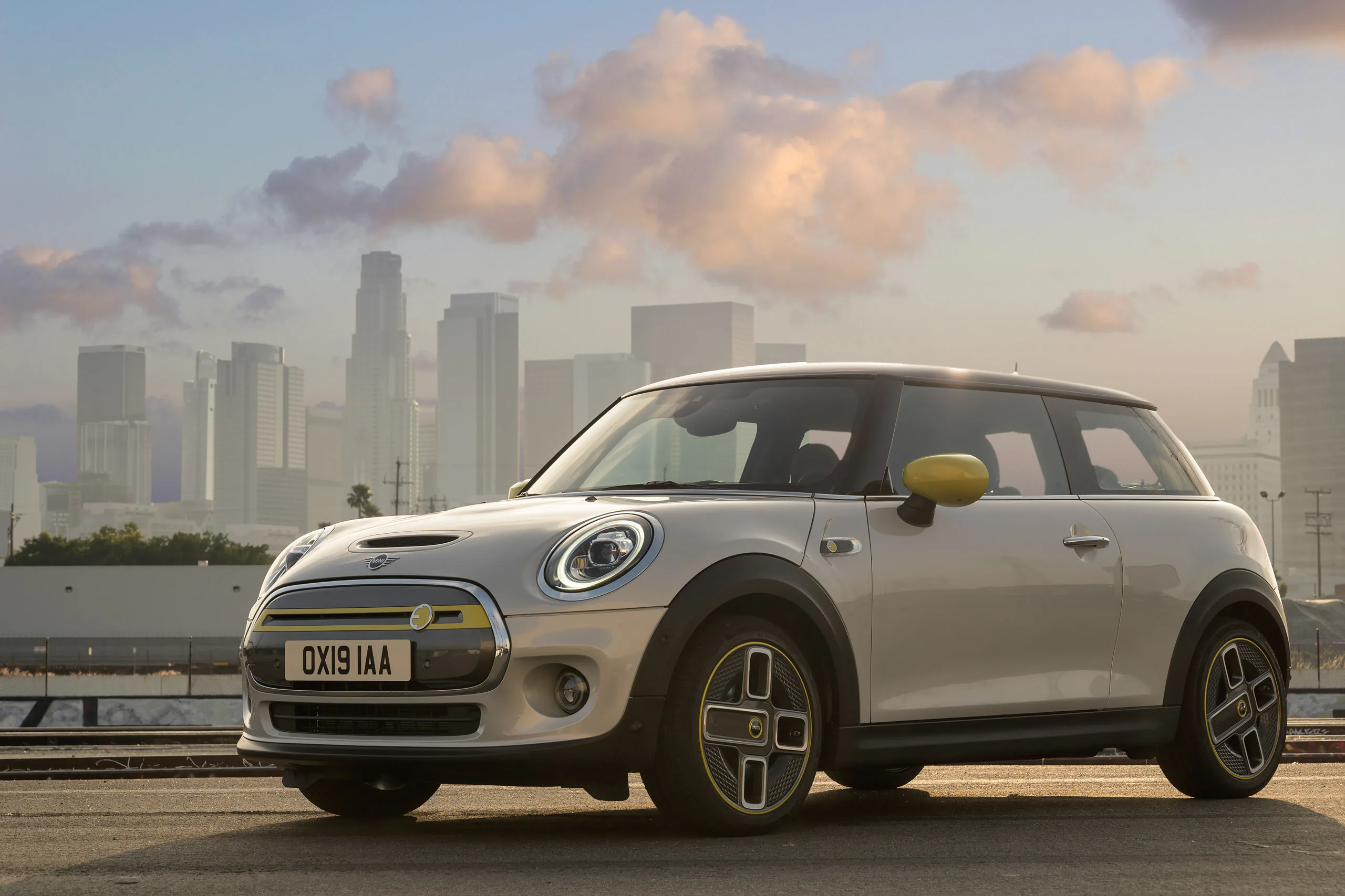MINI ra mắt xe điện Cooper SE động cơ 184 mã lực, tốc độ tối đa 150km/h, đi được tối đa 270 km sau một lần sạc đầy
