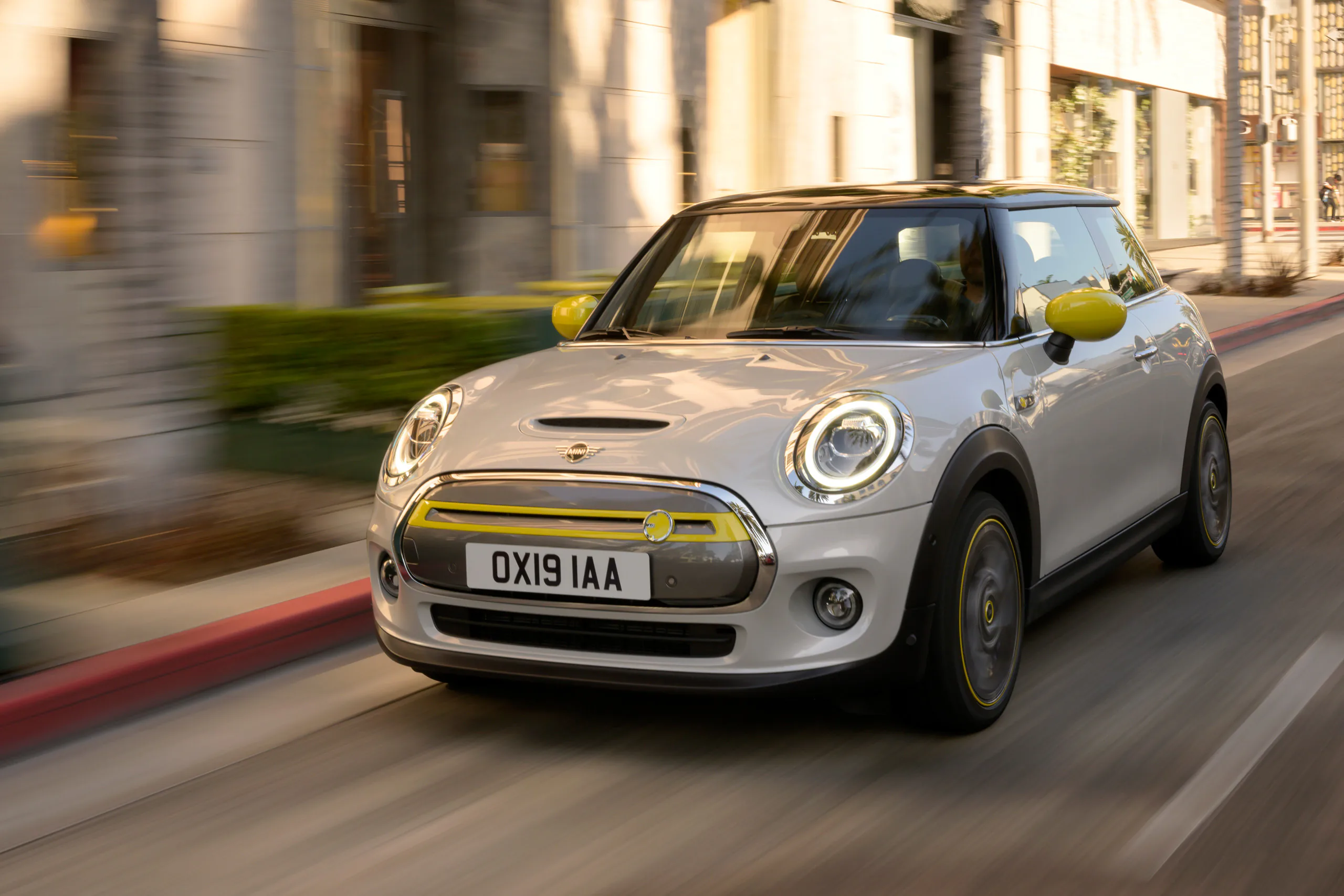 MINI ra mắt xe điện Cooper SE động cơ 184 mã lực, tốc độ tối đa 150km/h, đi được tối đa 270 km sau một lần sạc đầy