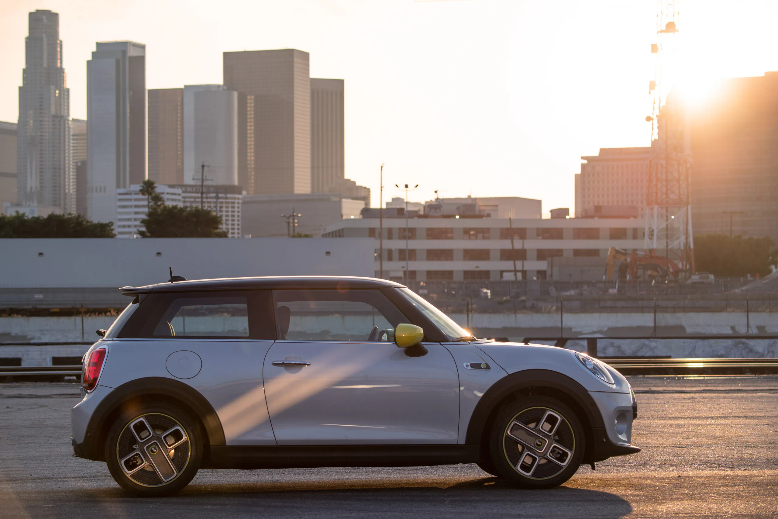 MINI ra mắt xe điện Cooper SE động cơ 184 mã lực, tốc độ tối đa 150km/h, đi được tối đa 270 km sau một lần sạc đầy