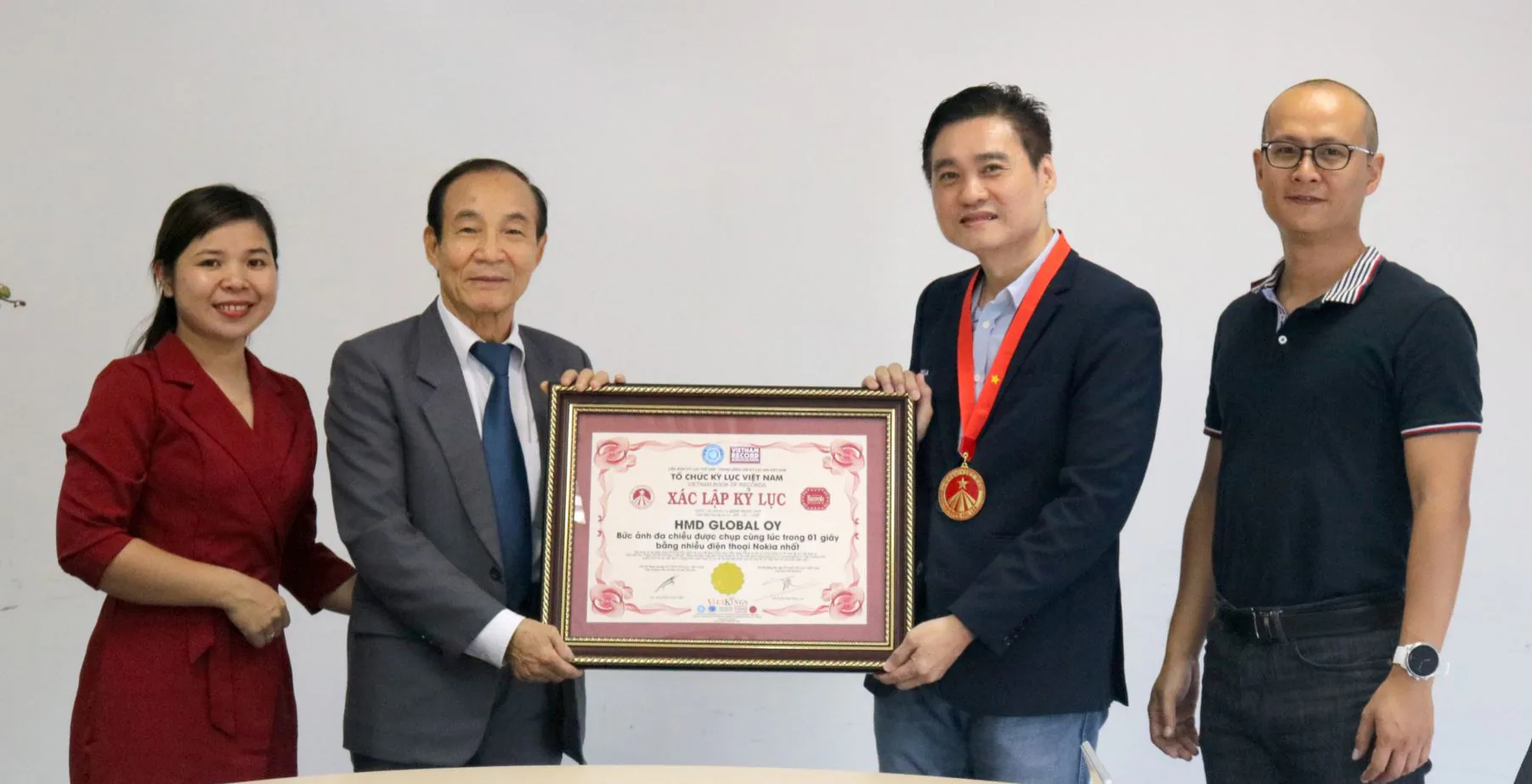 HMD Global xác lập kỷ lục với “Bức ảnh đa chiều được chụp cùng lúc trong 1 giây bằng nhiều điện thoại Nokia nhất”