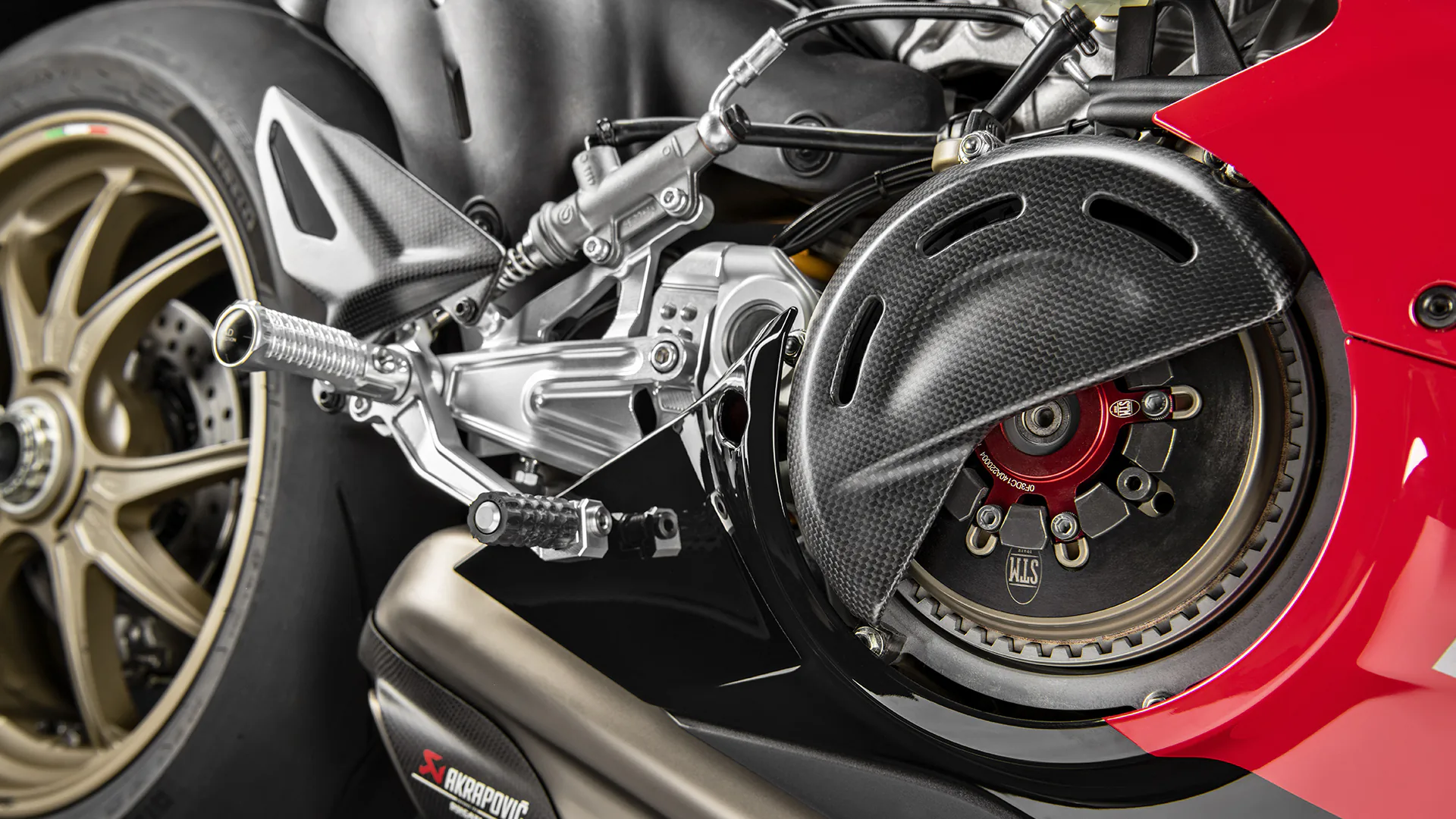 Siêu phẩm Panigale V4 kỷ niệm 25 năm của Ducati chính thức ra mắt, giá hơn 47,000 USD và chỉ bán 500 chiếc