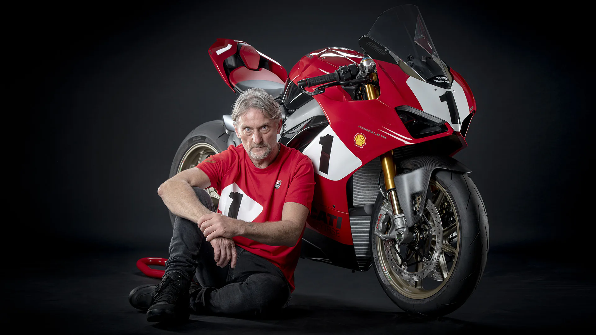 Siêu phẩm Panigale V4 kỷ niệm 25 năm của Ducati chính thức ra mắt, giá hơn 47,000 USD và chỉ bán 500 chiếc
