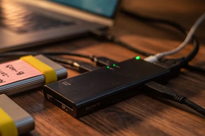 Sony ra mắt hub USB-C mới hứa hẹn đem đến tốc độ truyền dữ liệu và sạc 100W