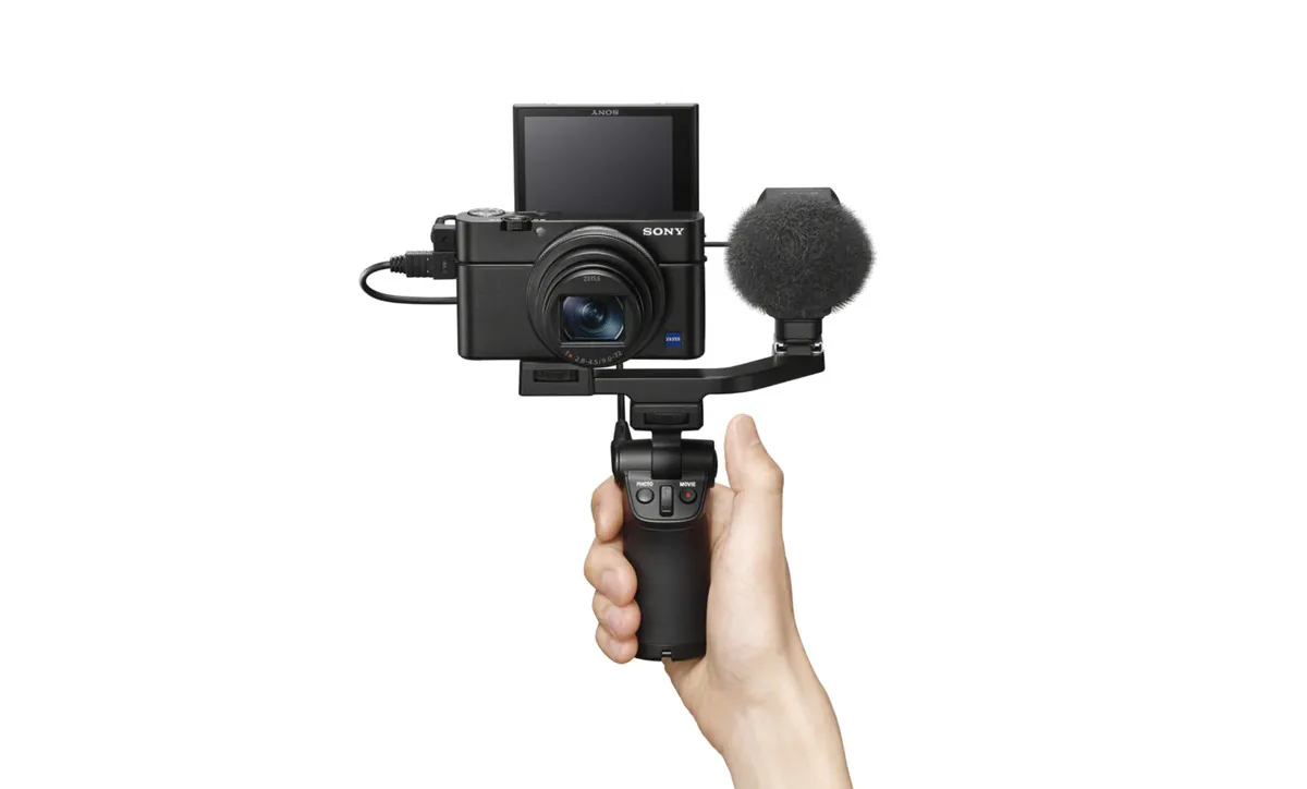 Sony RX100 VII ra mắt: Đã có cổng cắm microphone cùng sức mạnh của A9