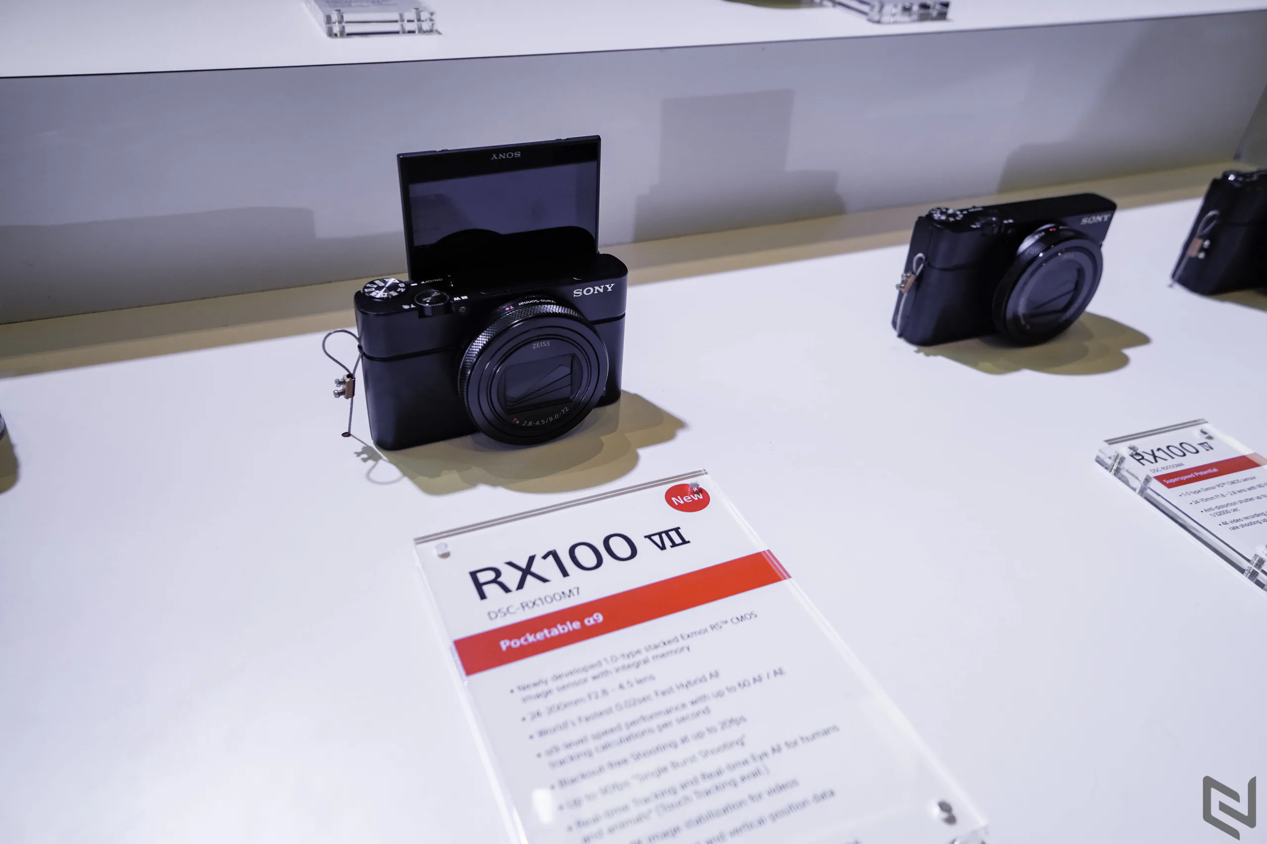 Trên tay Sony A7R IV và Sony RX100 VII đầu tiên Việt Nam