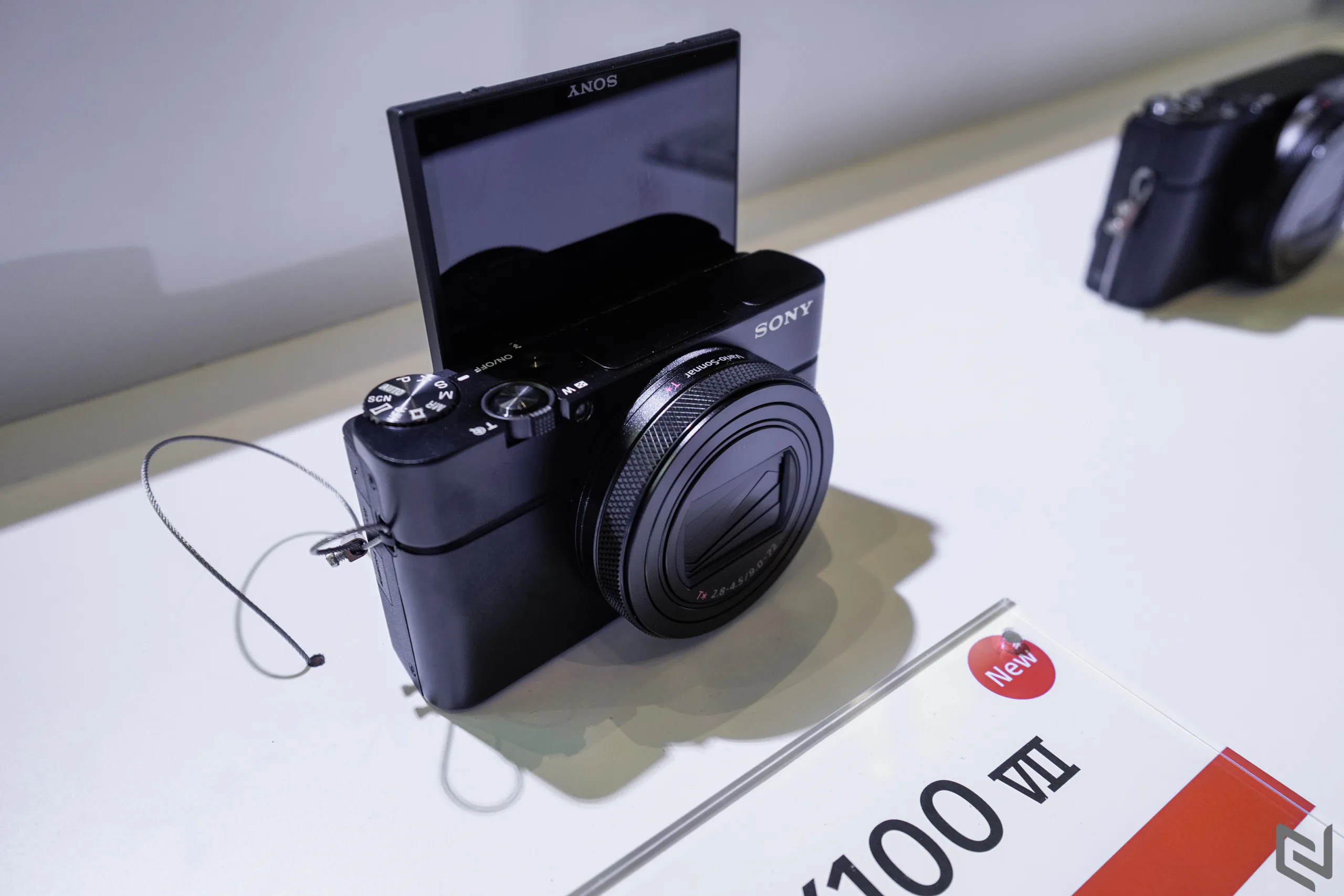 Trên tay Sony A7R IV và Sony RX100 VII đầu tiên Việt Nam