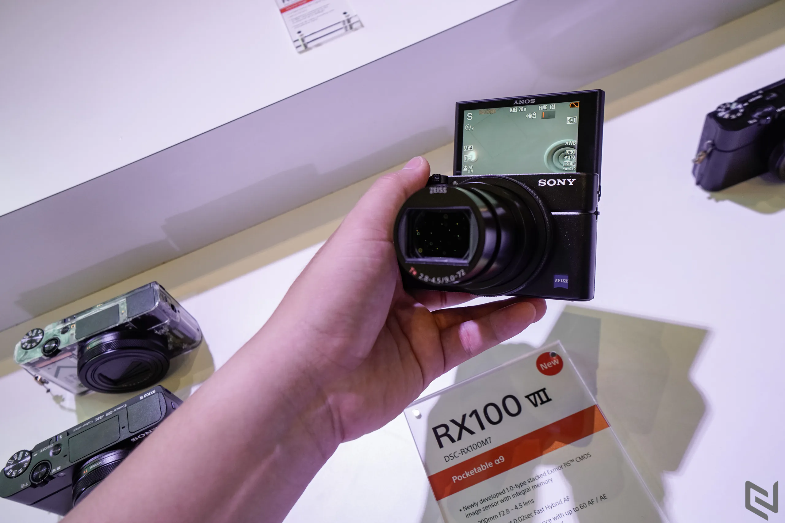 Trên tay Sony A7R IV và Sony RX100 VII đầu tiên Việt Nam