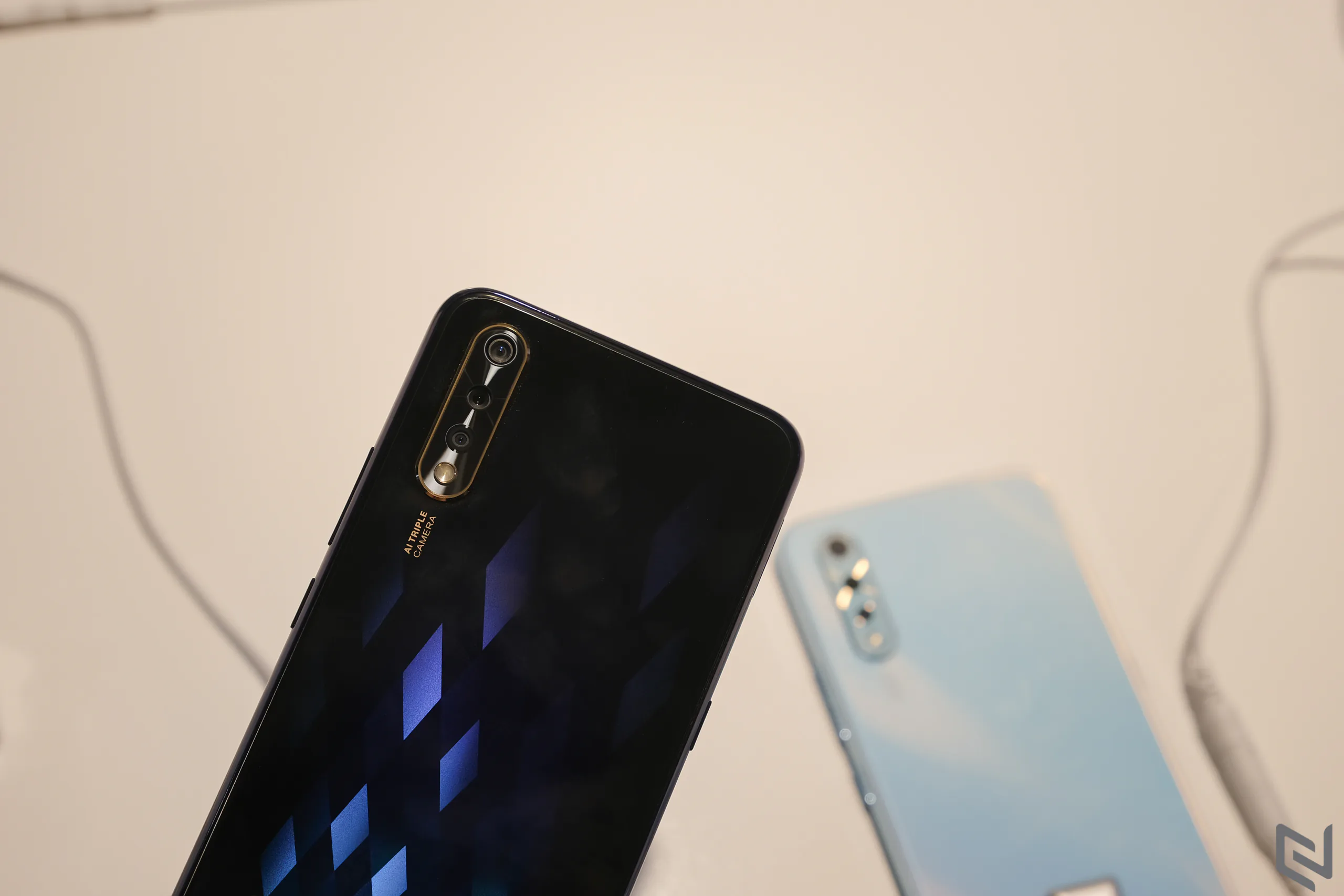Vivo S1 chính thức ra mắt tại Việt Nam, cảm biến vân tay dưới màn hình, camera selfie AI 32MP, giá 7 triệu
