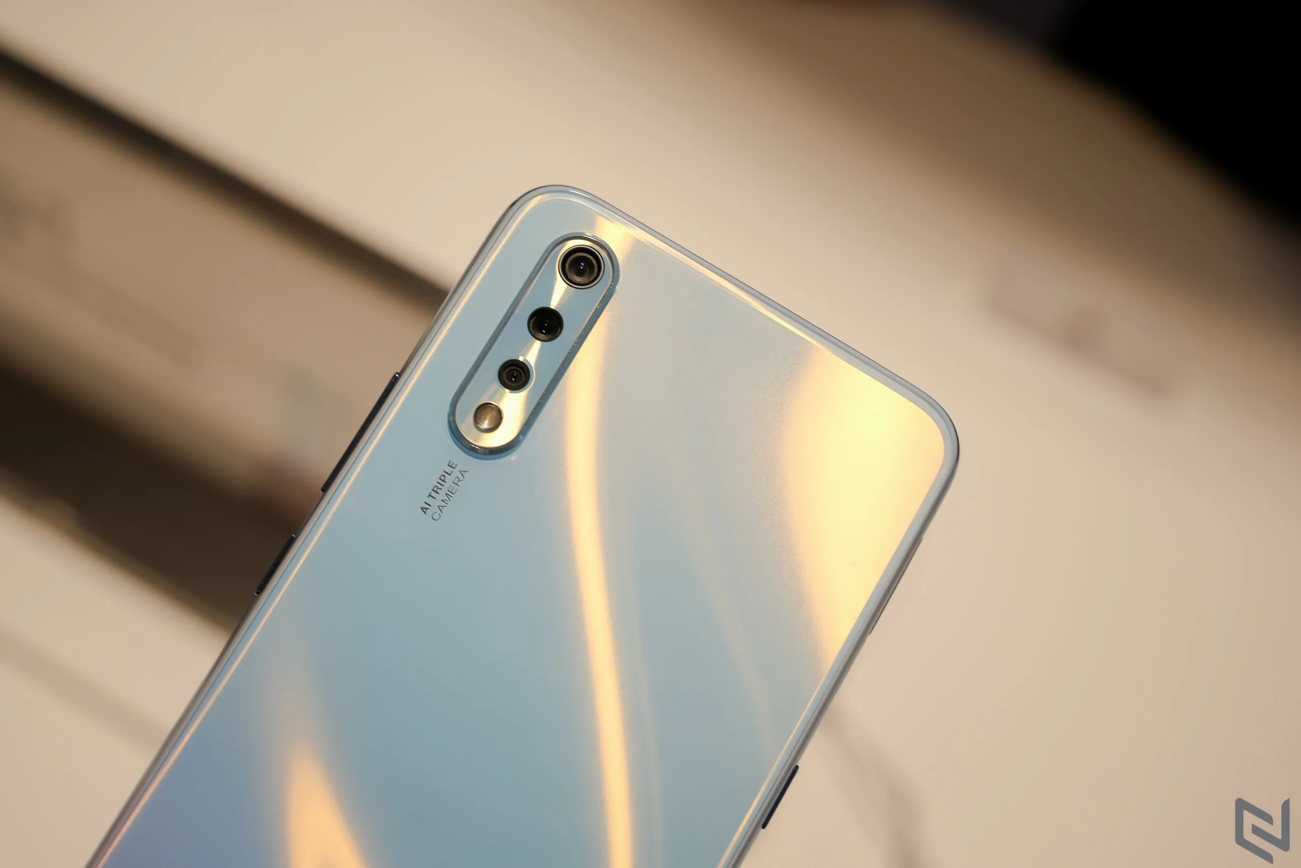 Vivo S1 chính thức ra mắt tại Việt Nam, cảm biến vân tay dưới màn hình, camera selfie AI 32MP, giá 7 triệu