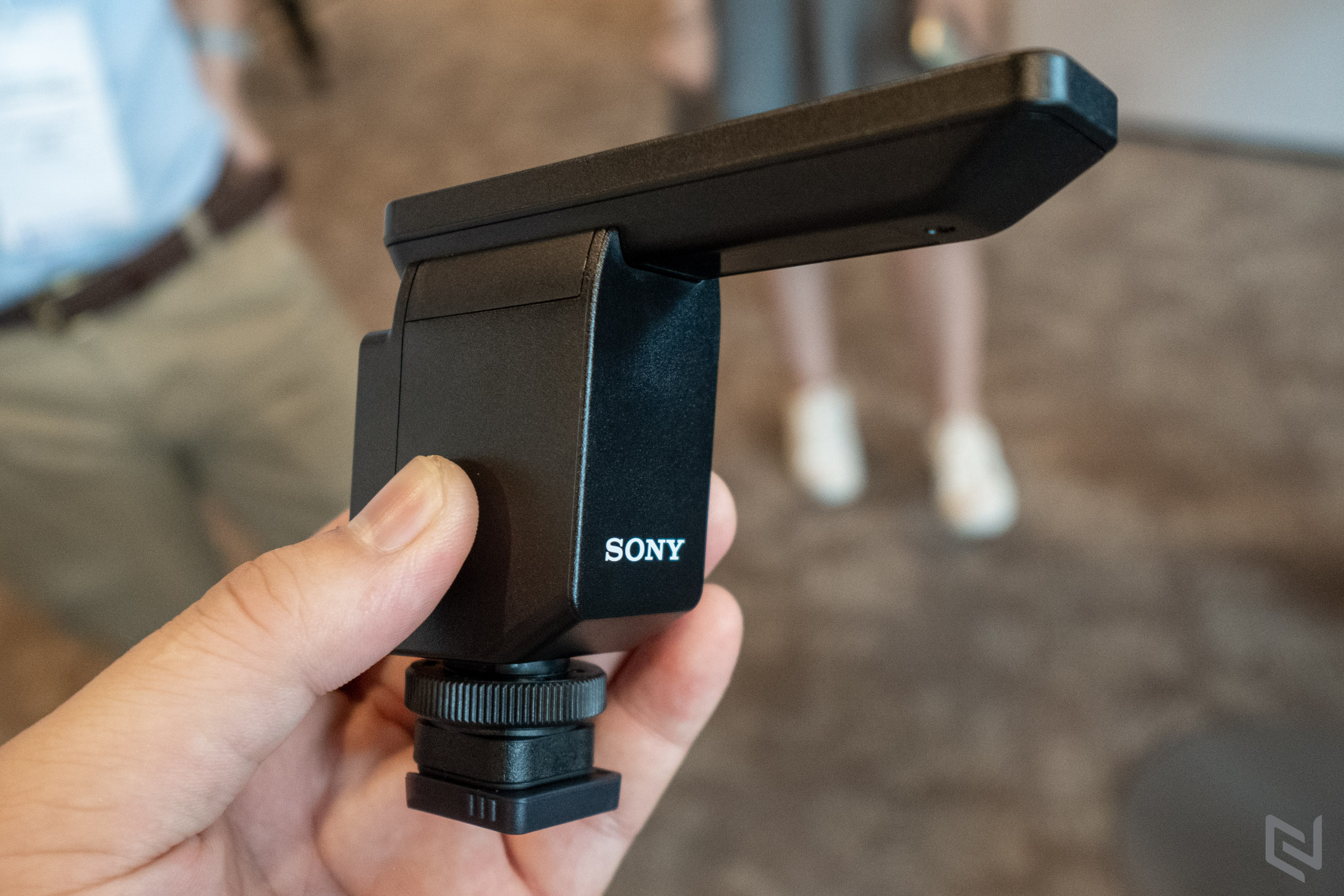 Trên tay Micro Shotgun ECM-B1M ra mắt cùng Sony A7R IV: 8 mic, ghi âm siêu định hướng