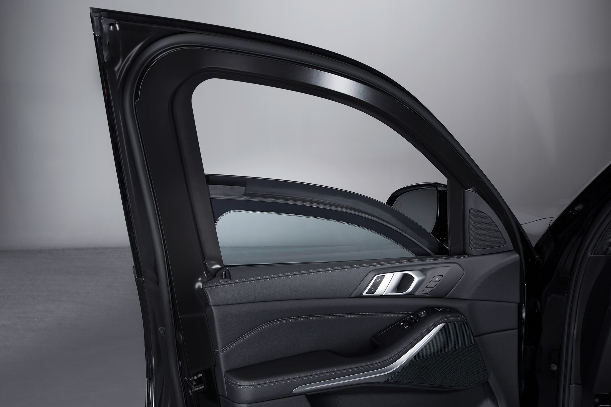BWM ra mắt siêu xe bảo vệ cực tốt, vượt trội và chống đạn BMW X5 Protection VR6 mới