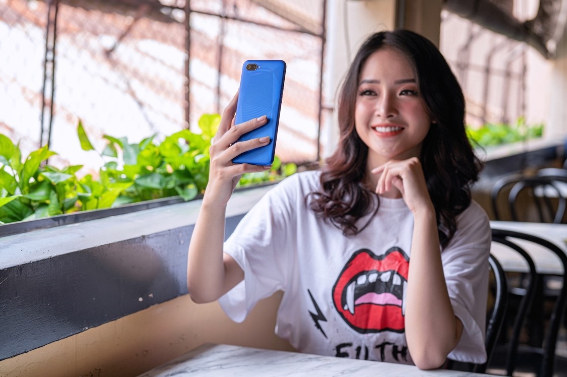 Realme C2 phiên bản nâng cấp được bán độc quyền tại hệ thống Thế Giới Di Động từ ngày 30/08/2019, giá 2,990,000 đồng