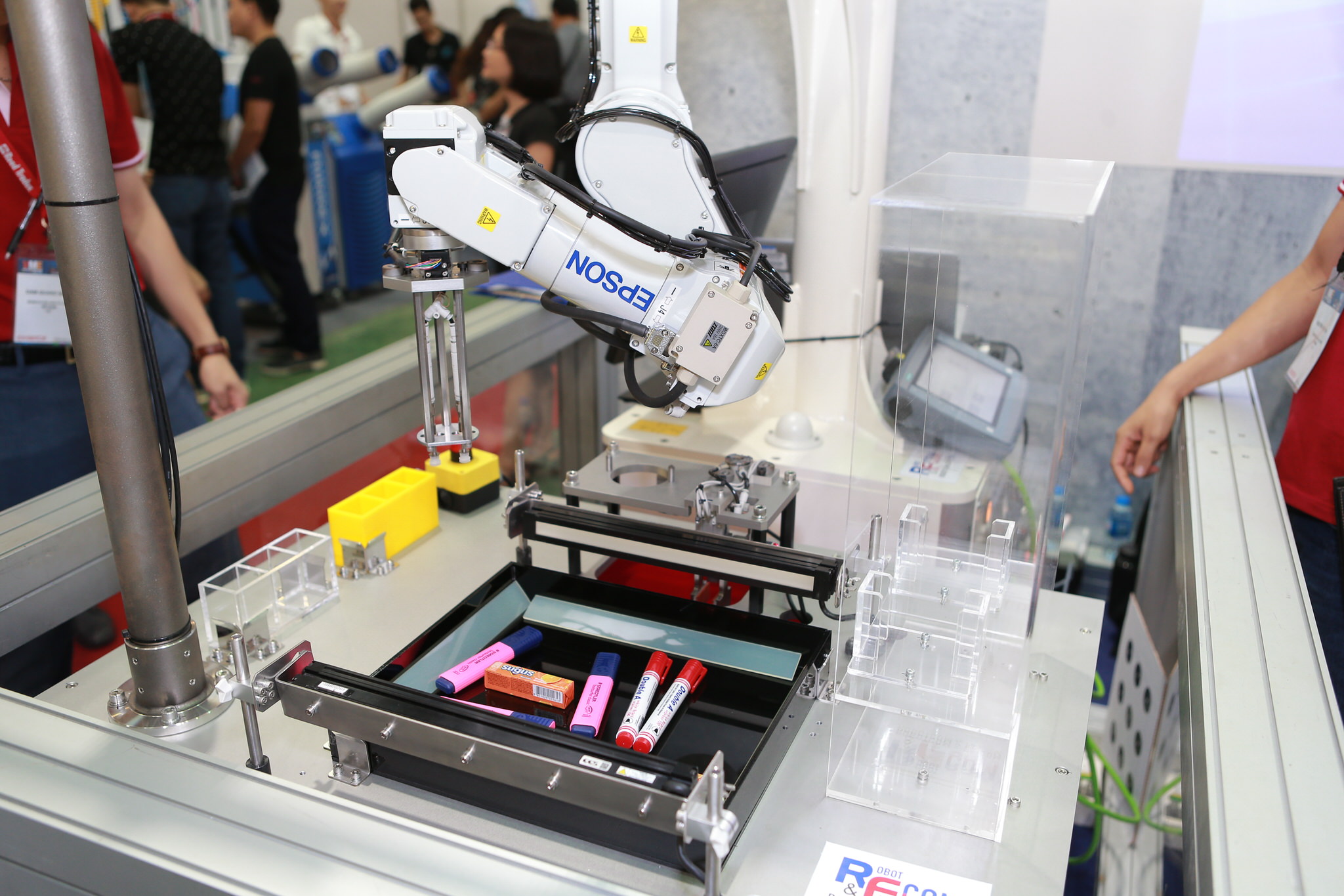 Epson chính thức đưa các giải pháp robot công nghiệp vào Việt Nam