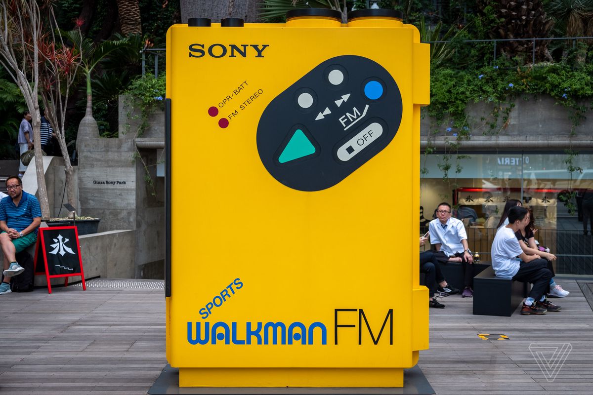 Cùng tham quan Walkman in the Park – Con đường trưng bày hơn 200 mẫu Walkman trong suốt 40 năm kiến tạo dòng máy nghe nhạc cầm tay