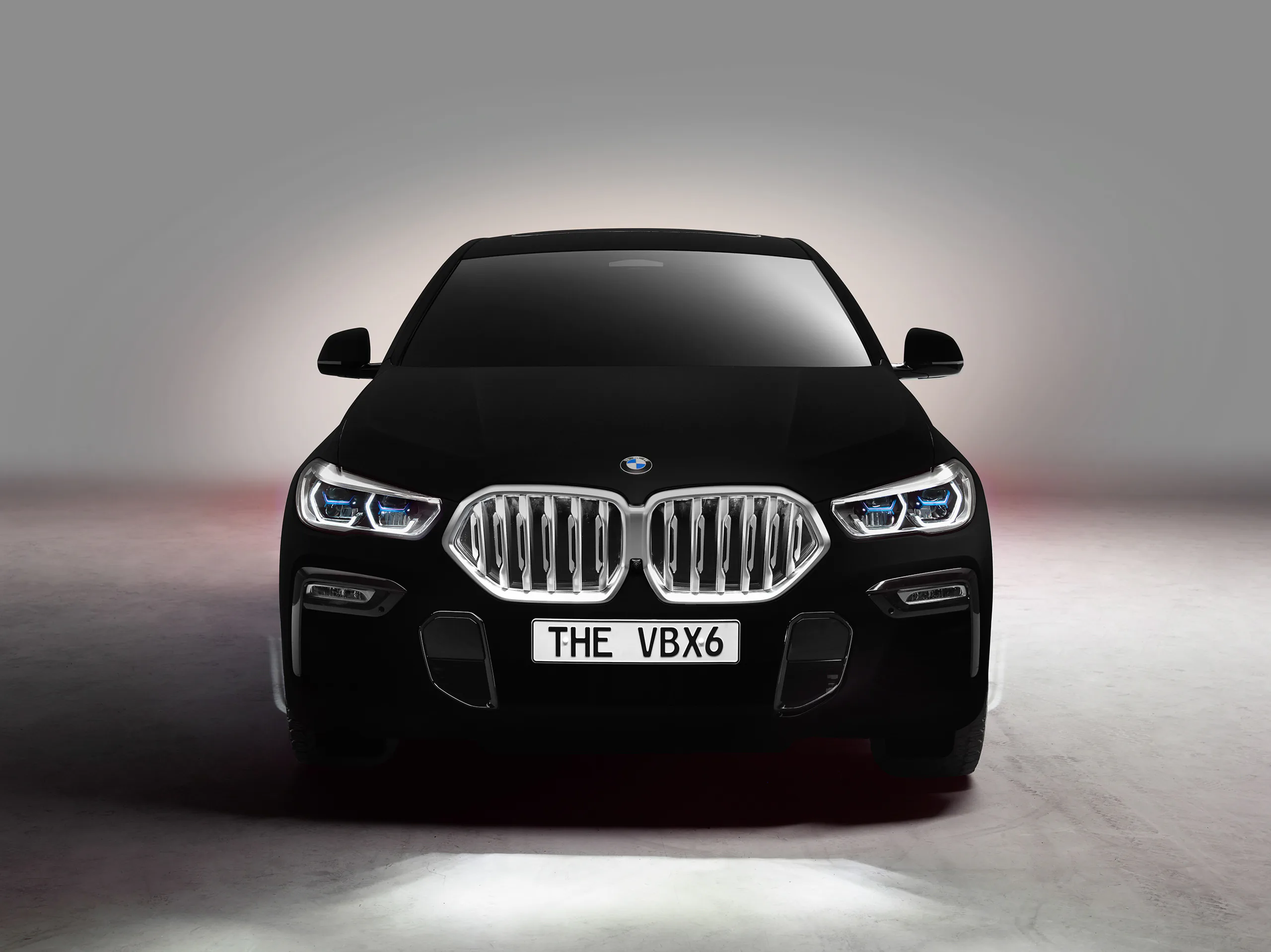 BMW trìng làng xe X6 Vantablack siêu đen, đen còn hơn cả màn đêm