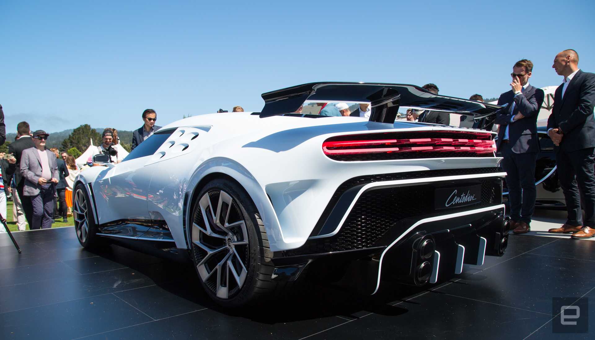 Bằng cách sử dụng thực tế ảo VR, Bugatti đã xây dựng được siêu xe Centodieci chỉ vỏn vẹn 6 tháng