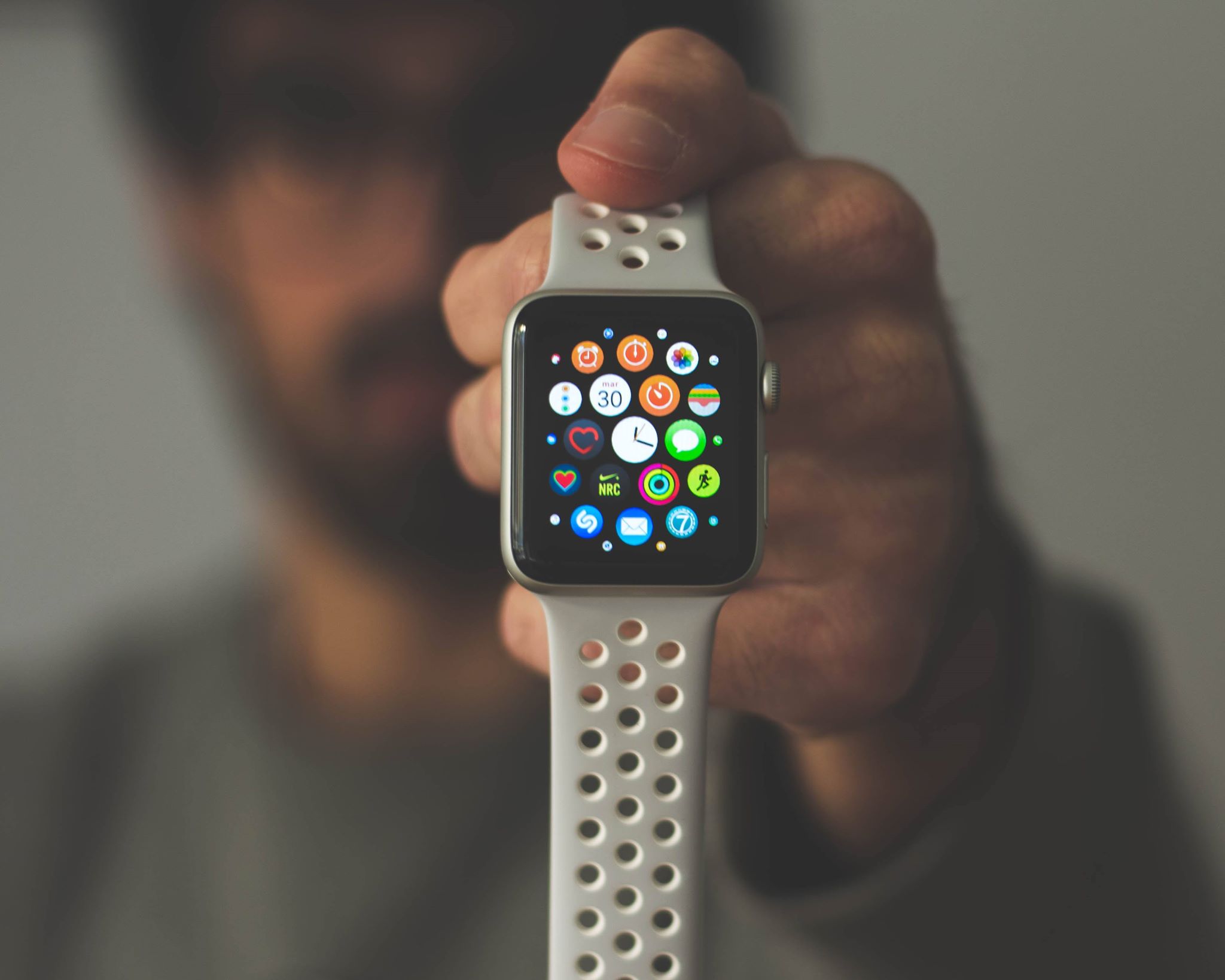 Rò rỉ hình ảnh đầu tiên về Apple Watch Series 5, không có quá nhiều thay đổi về thiết kế