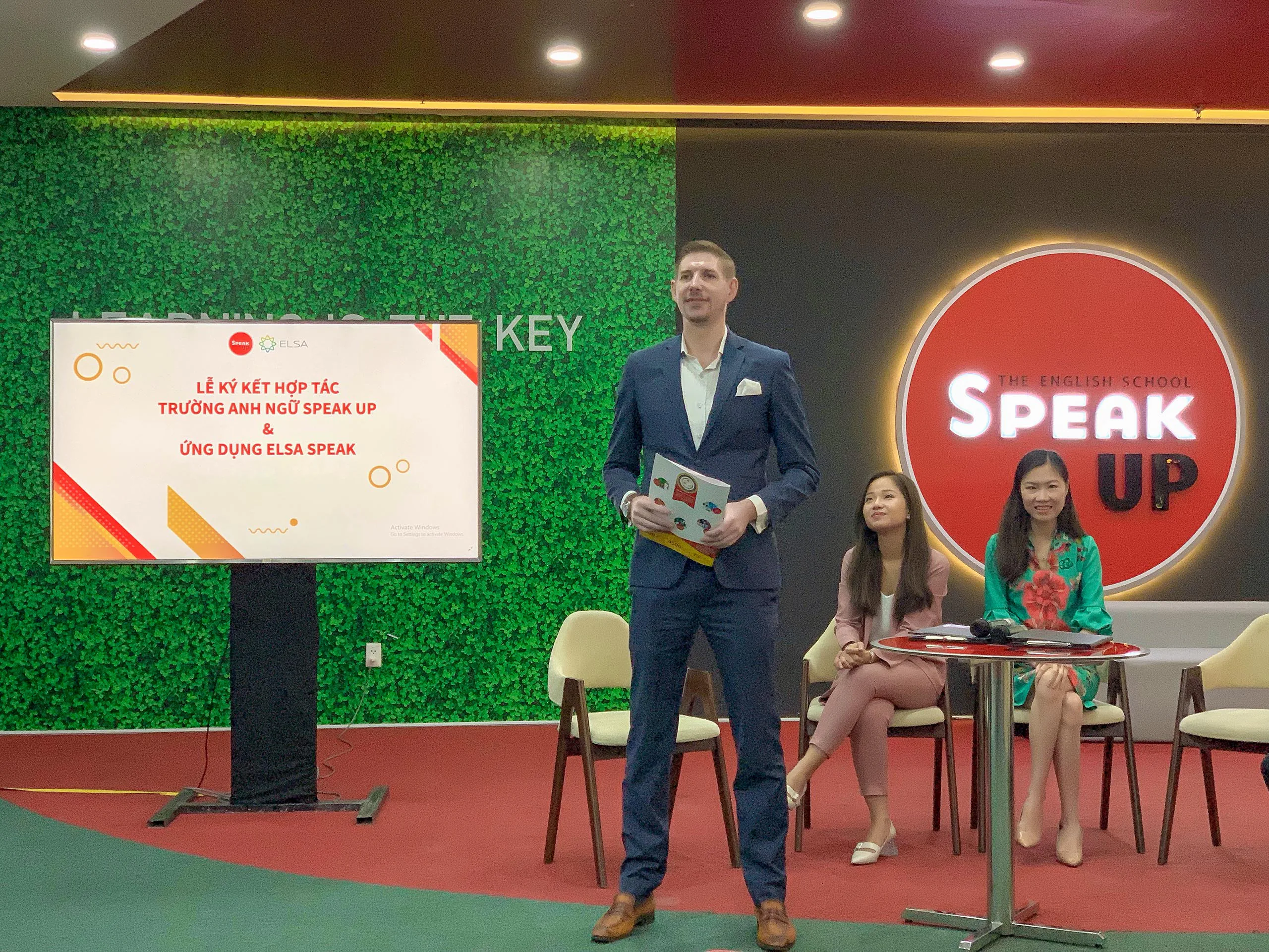 Ký kết hợp tác giữa trường anh ngữ quốc tế Speak Up và ELSA Speak