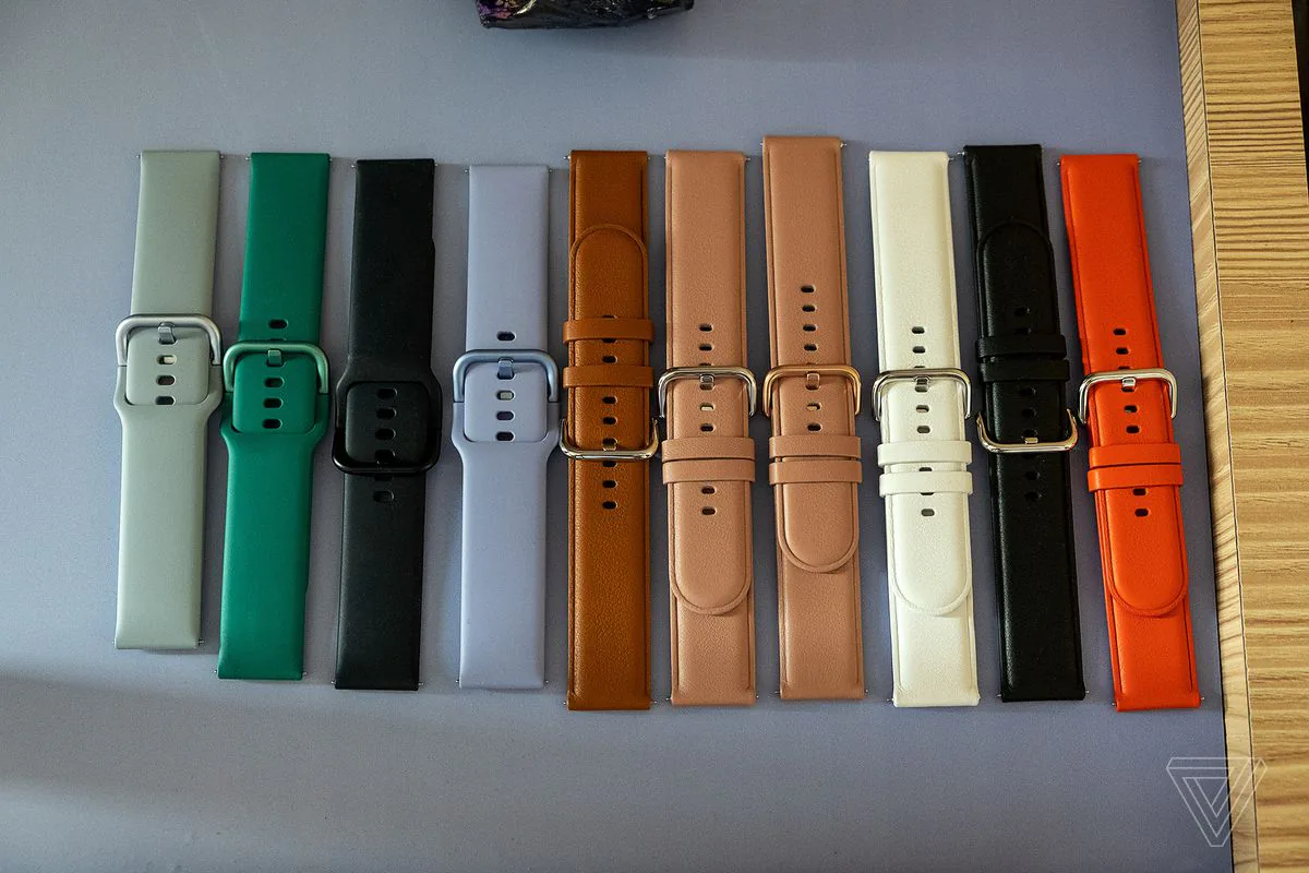 Trên tay Samsung Galaxy Watch Active 2, mang điều khiển viền trở lại dưới dạng cảm ứng, 2 kích cỡ, bản thép có LTE