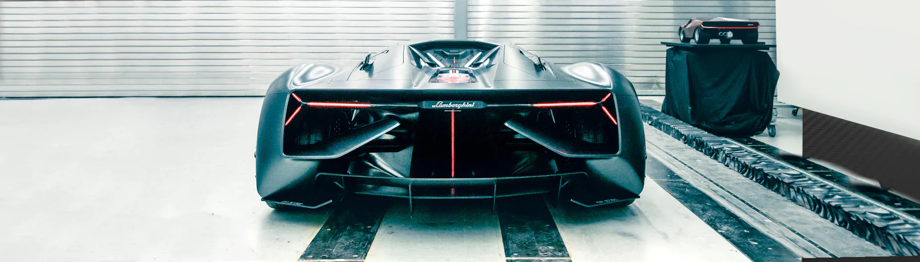 Lamborghini tung teaser hé lộ siêu xe sắp ra mắt với đèn trước giống với concept Terzo Millennio