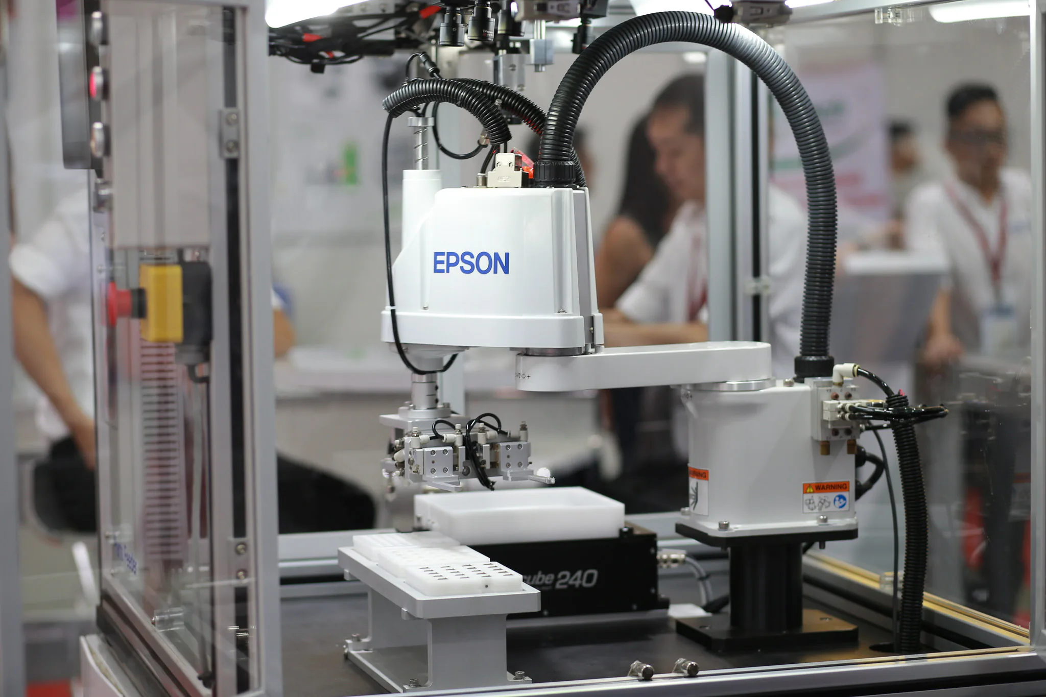 Epson chính thức đưa các giải pháp robot công nghiệp vào Việt Nam