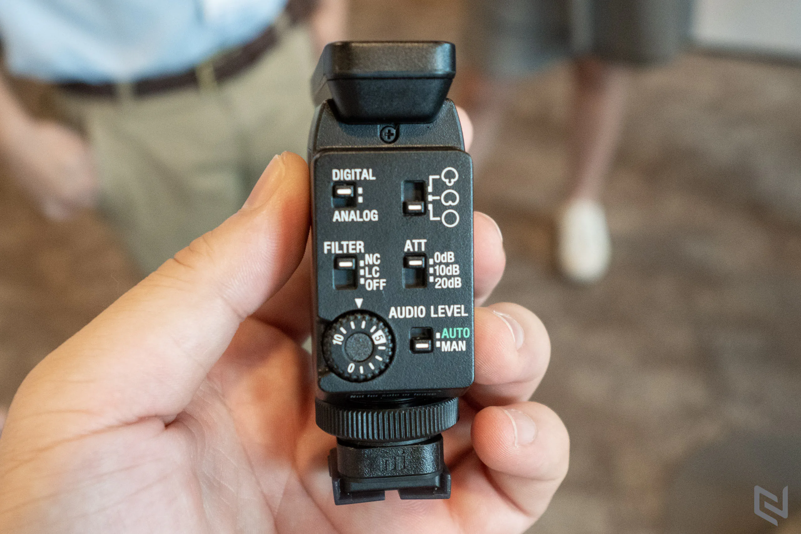 Trên tay Micro Shotgun ECM-B1M ra mắt cùng Sony A7R IV: 8 mic, ghi âm siêu định hướng