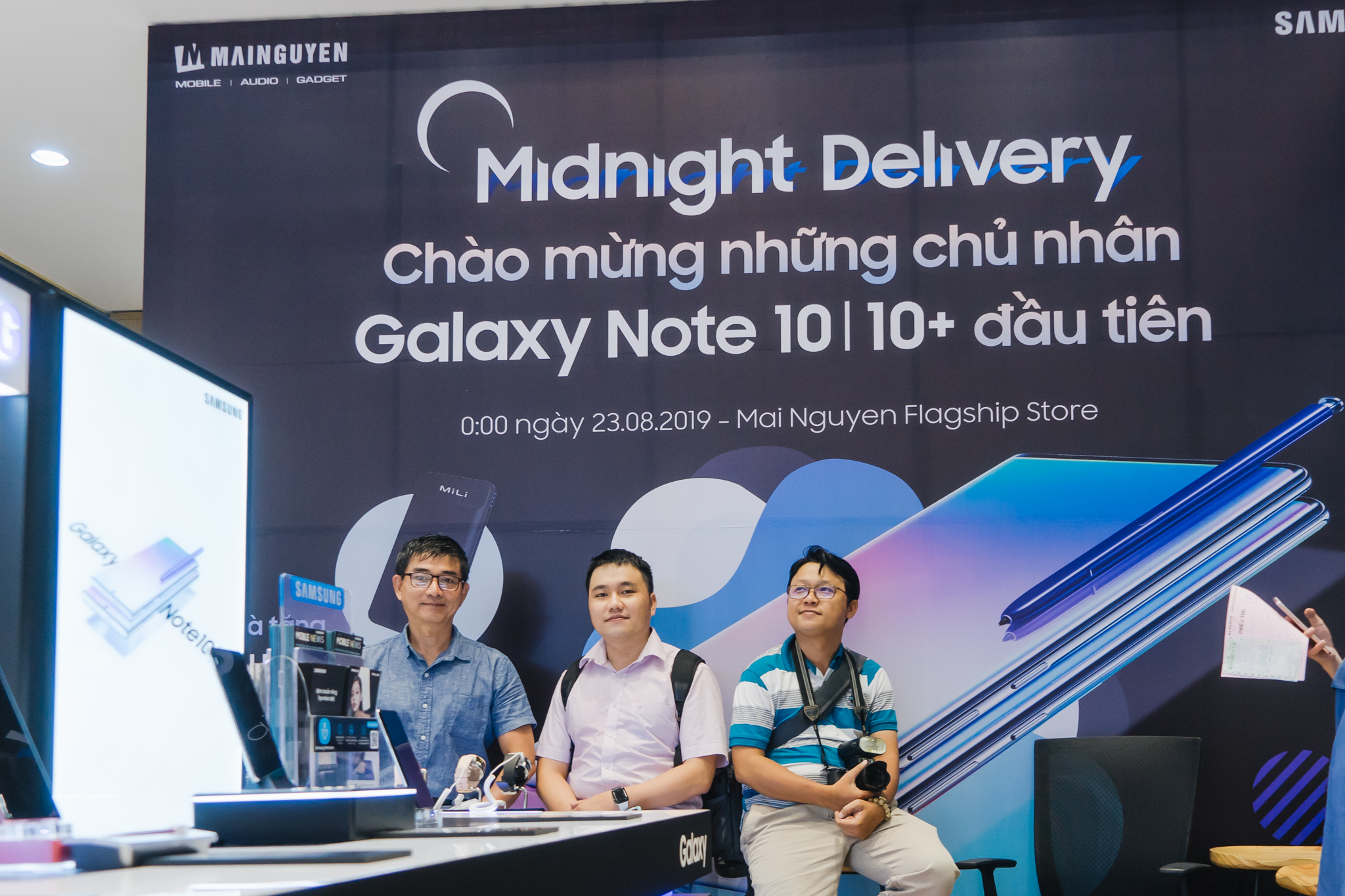 Các nhà bán lẻ đồng loạt cho khách mở hộp bộ đôi Galaxy Note 10 | Note 10+ lúc 0h sáng