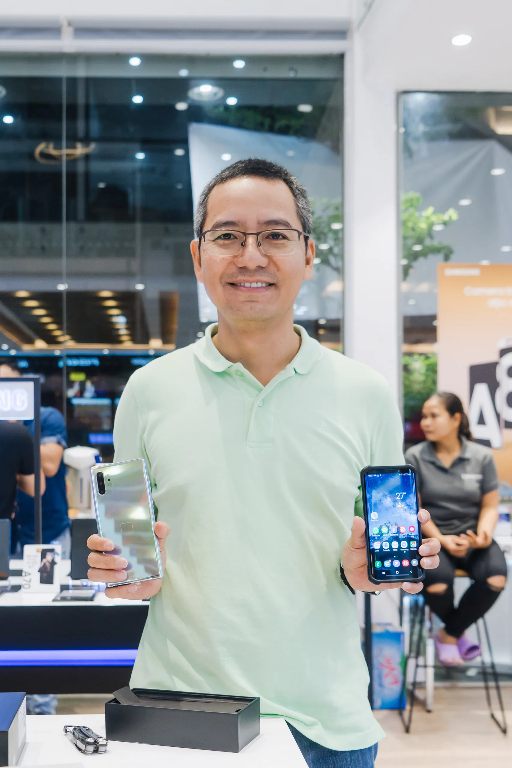 Các nhà bán lẻ đồng loạt cho khách mở hộp bộ đôi Galaxy Note 10 | Note 10+ lúc 0h sáng