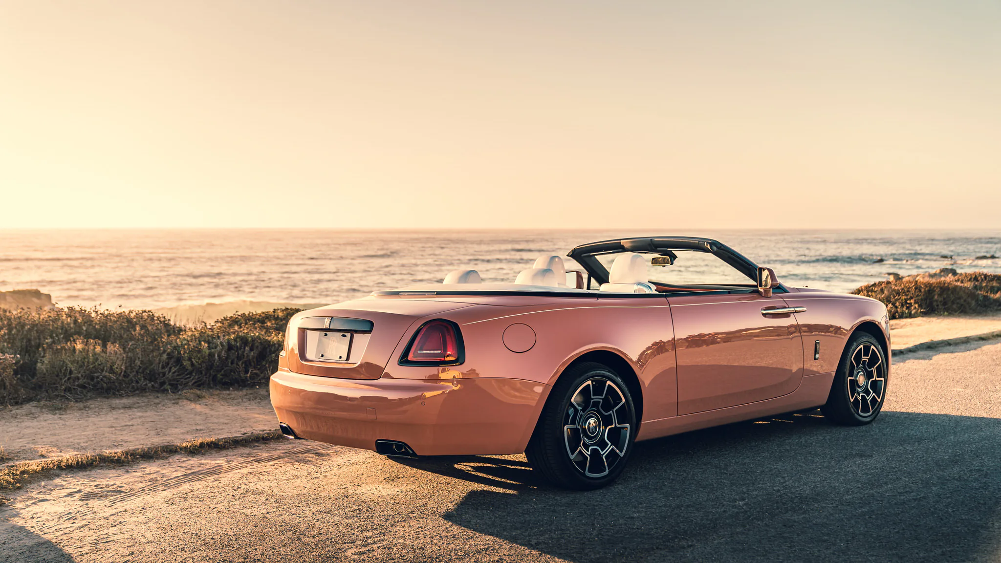 Rolls-Royce giới thiệu bộ sưu tập Ghost Zenith, chỉ có 50 chiếc và dàn xe màu Pastel cực độc chỉ 13 chiếc