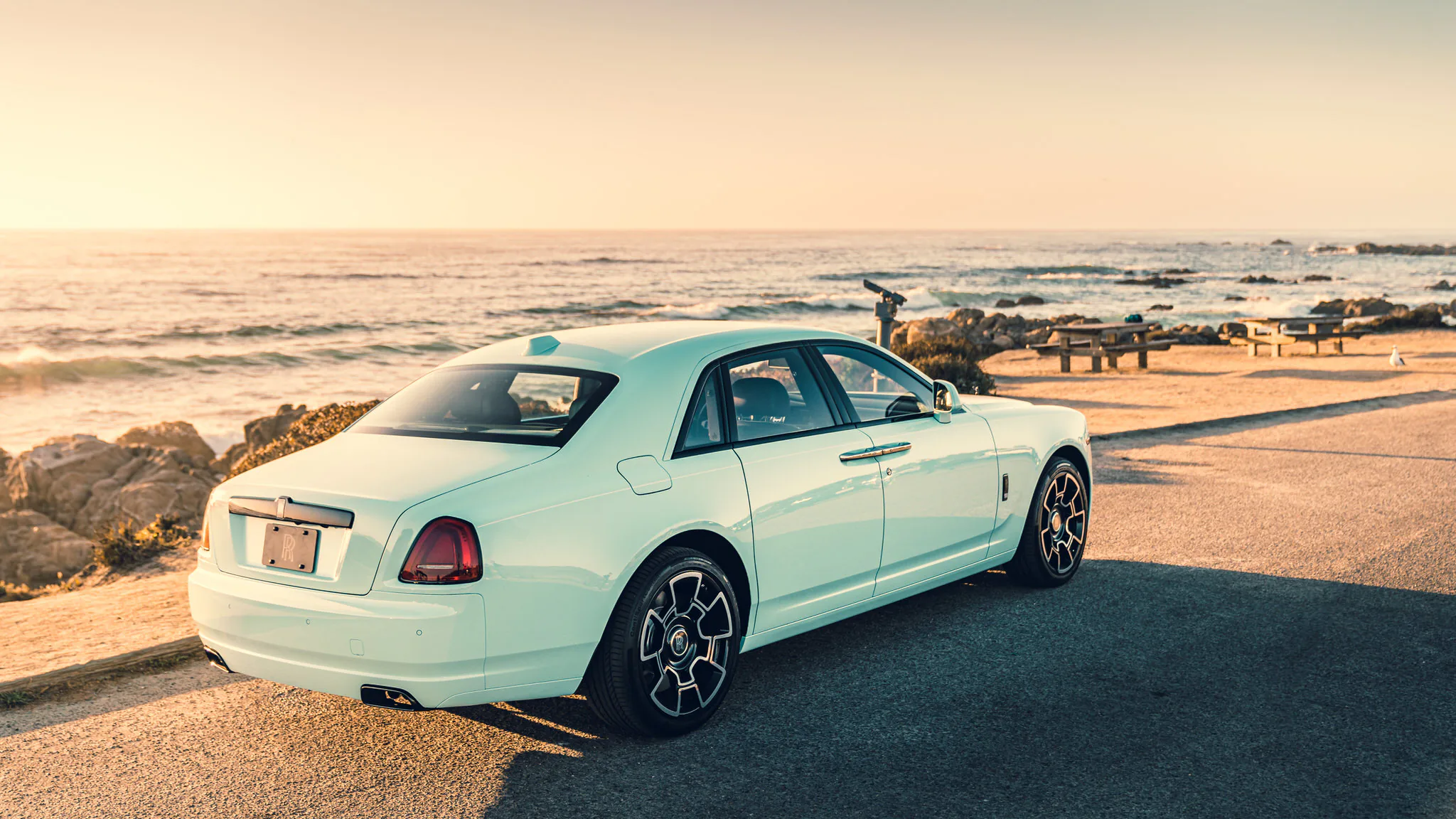 Rolls-Royce giới thiệu bộ sưu tập Ghost Zenith, chỉ có 50 chiếc và dàn xe màu Pastel cực độc chỉ 13 chiếc