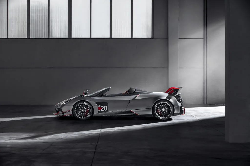 Pagani ra mắt Huayra Roadster BC, siêu xe thể thao mui trần tuyệt đẹp chỉ có 40 chiếc bán ra