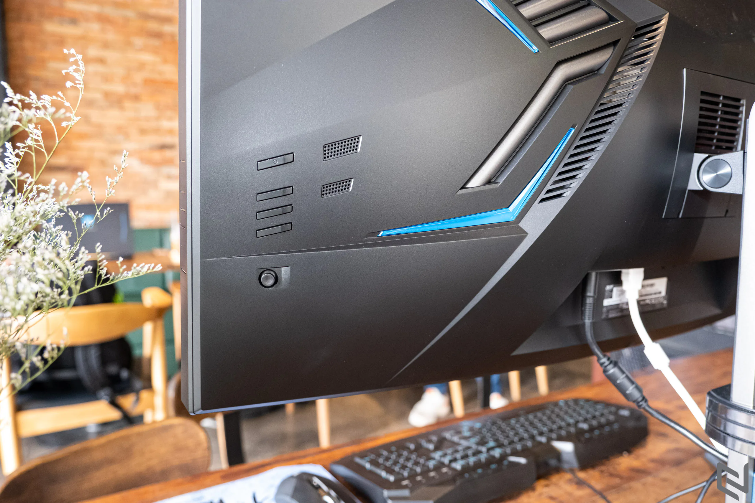 Trên tay màn hình Acer Predator X35: Thiết kế hầm hố đậm chất game thủ, trang bị công nghệ "tận răng"