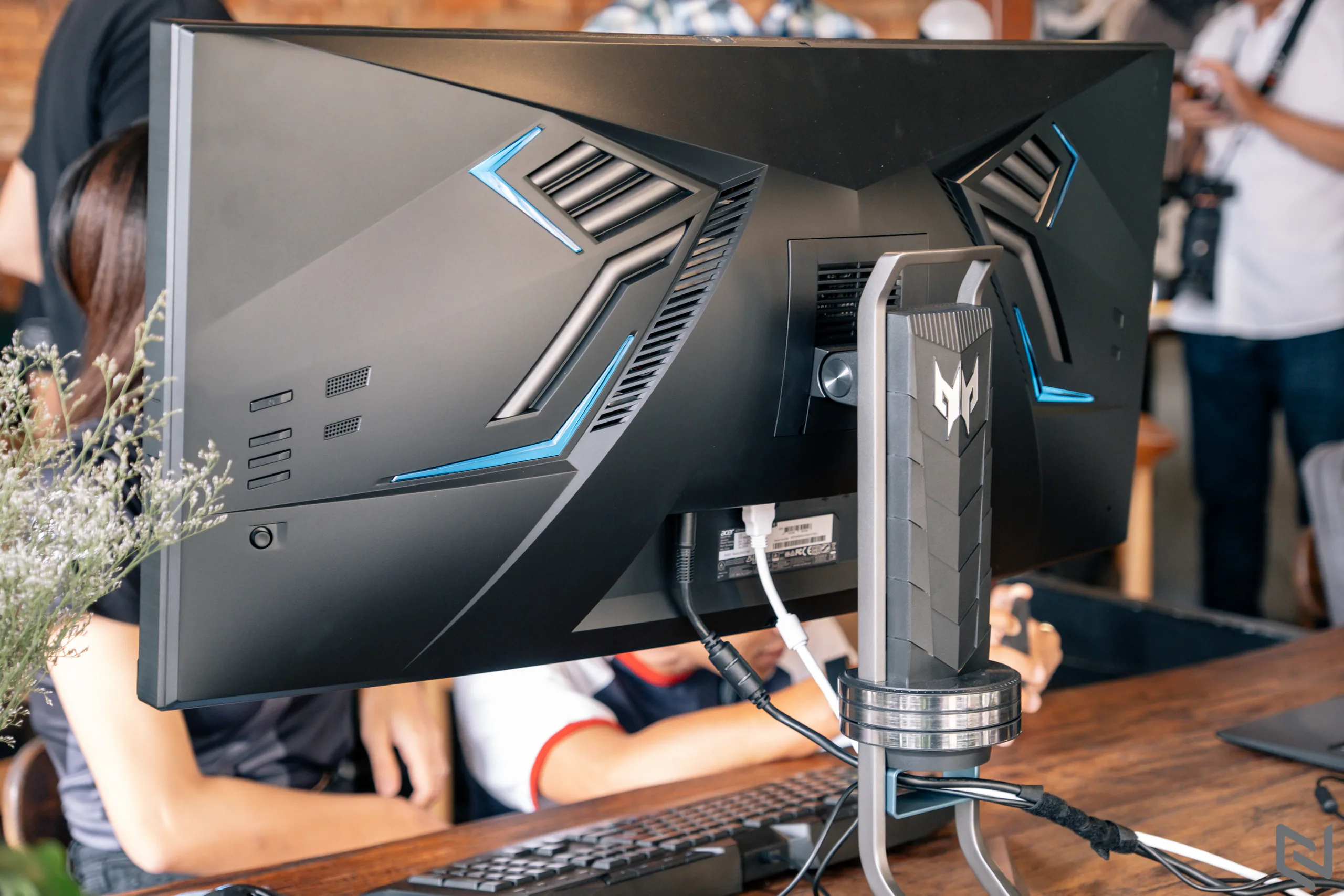 Trên tay màn hình Acer Predator X35: Thiết kế hầm hố đậm chất game thủ, trang bị công nghệ "tận răng"