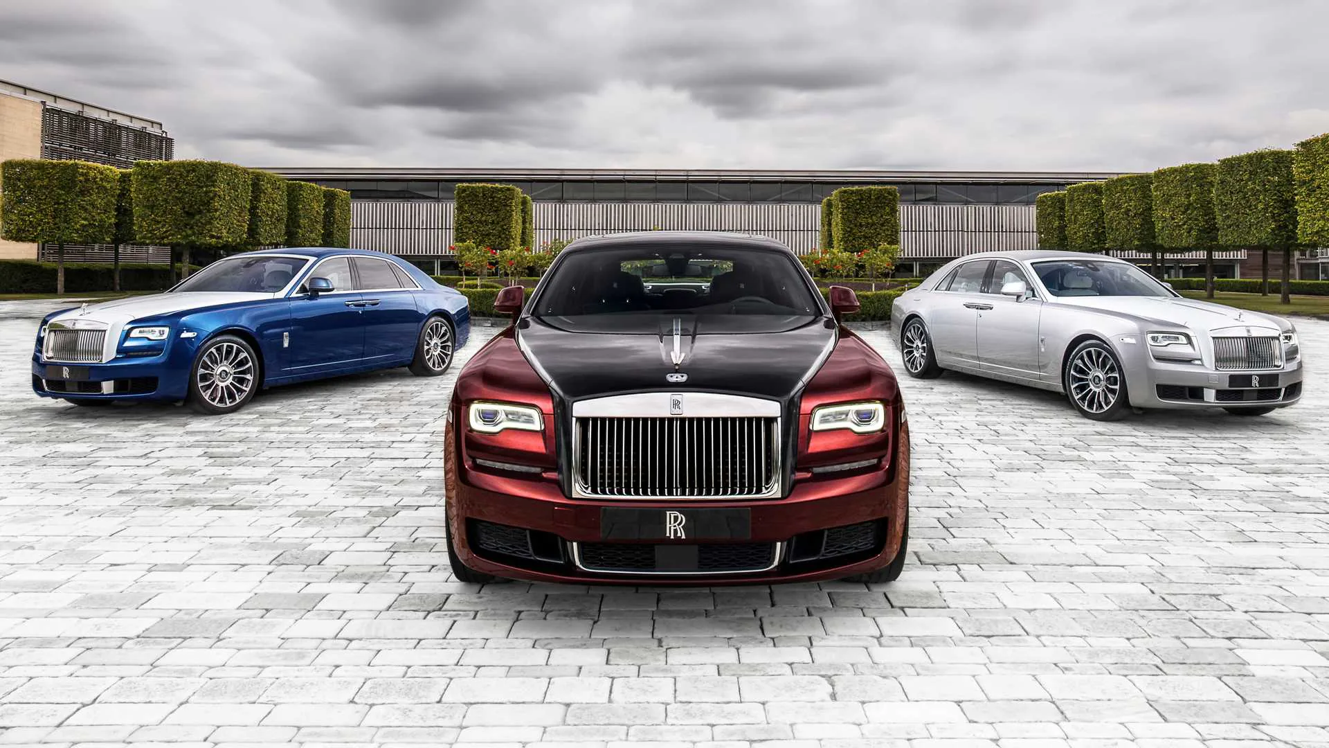 Rolls-Royce giới thiệu bộ sưu tập Ghost Zenith, chỉ có 50 chiếc và dàn xe màu Pastel cực độc chỉ 13 chiếc