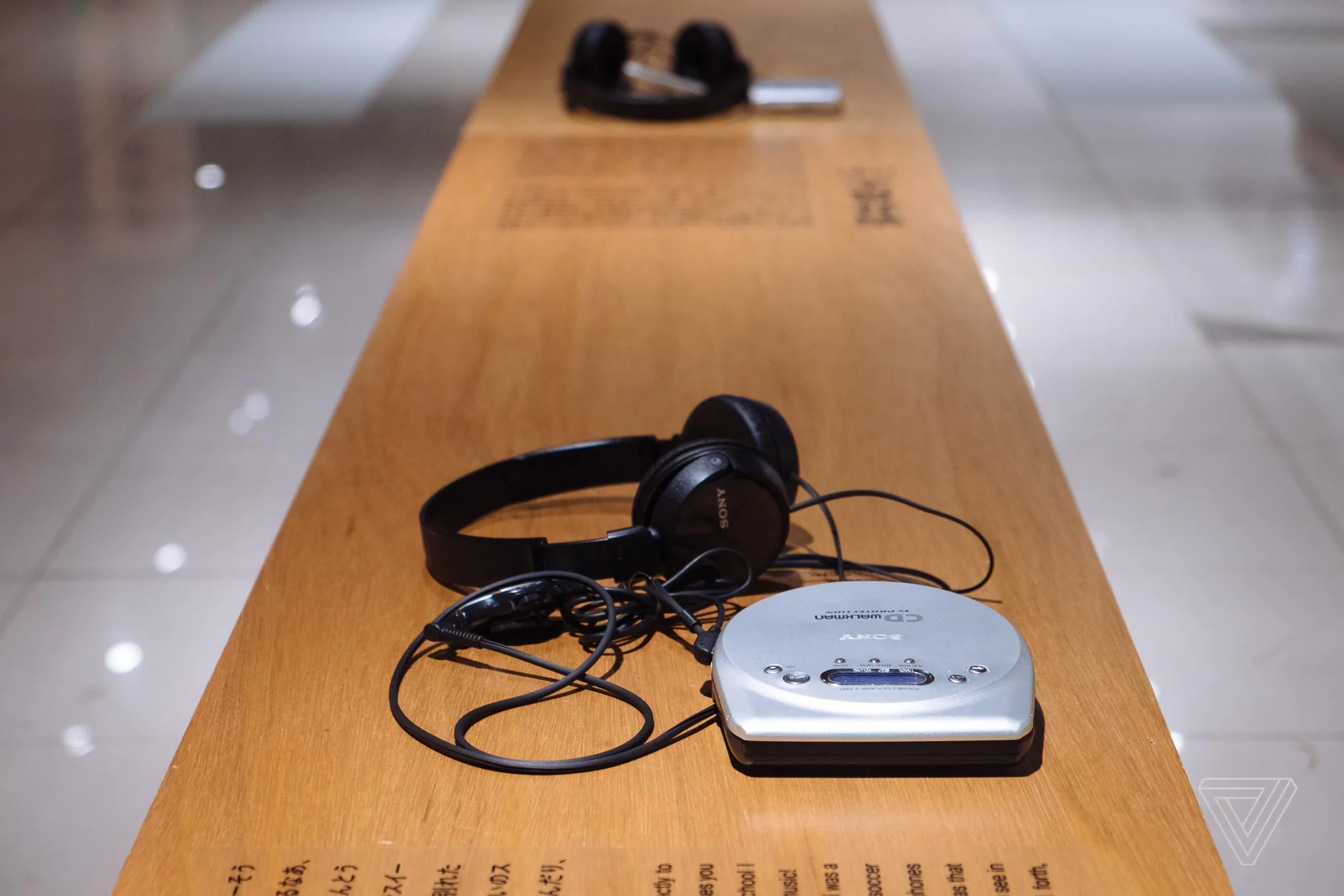 Cùng tham quan Walkman in the Park - Con đường trưng bày hơn 200 mẫu Walkman trong suốt 40 năm kiến tạo dòng máy nghe nhạc cầm tay