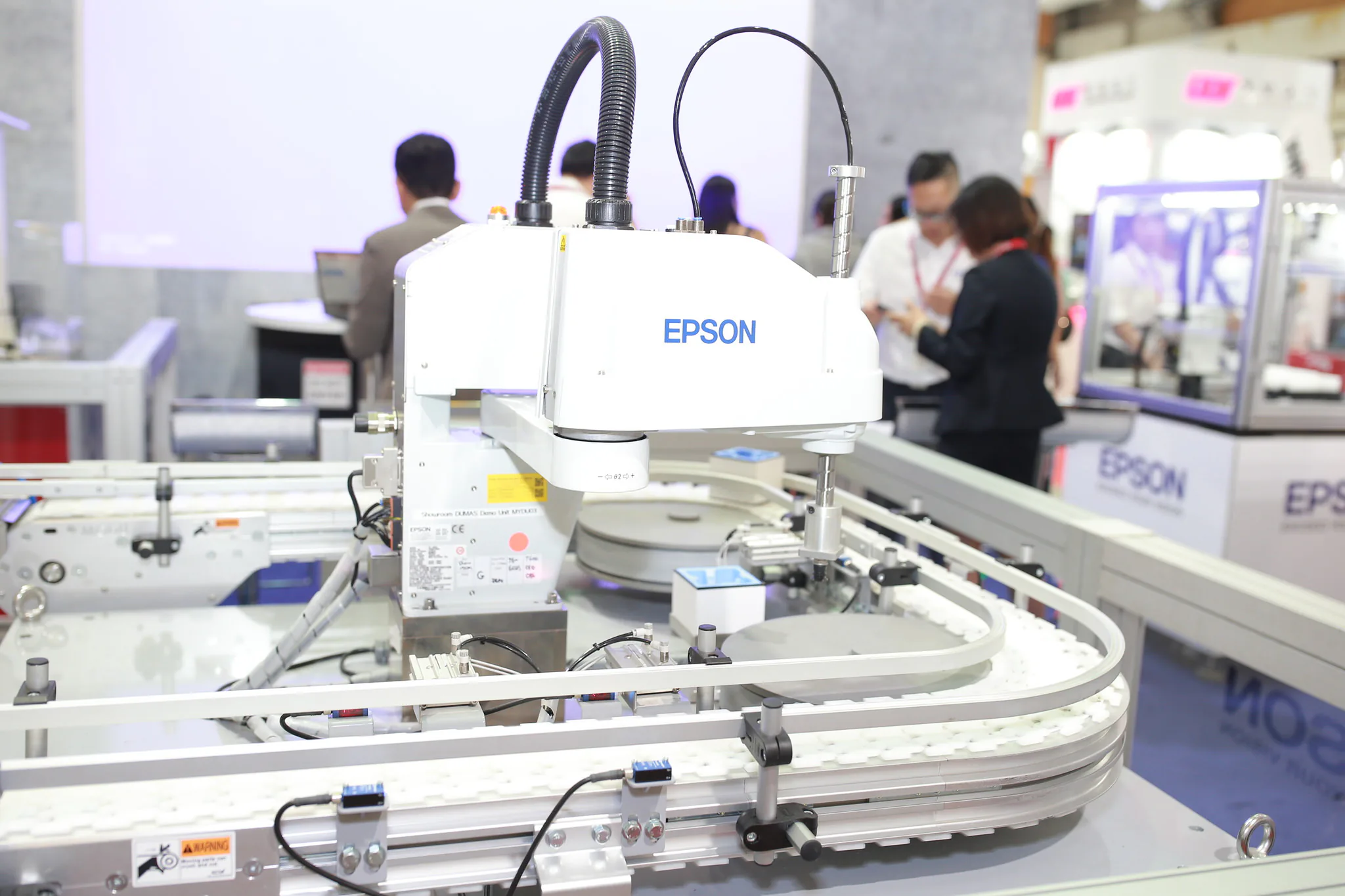 Epson chính thức đưa các giải pháp robot công nghiệp vào Việt Nam