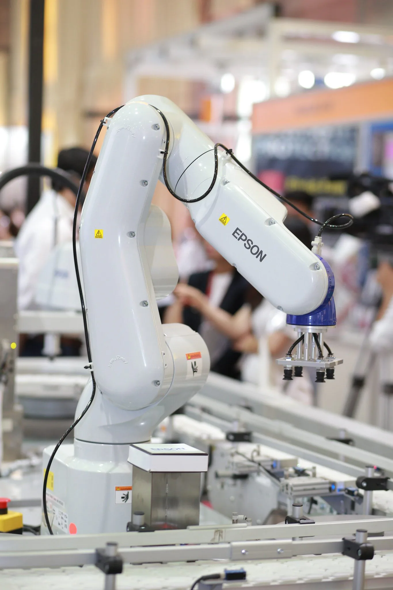 Epson chính thức đưa các giải pháp robot công nghiệp vào Việt Nam
