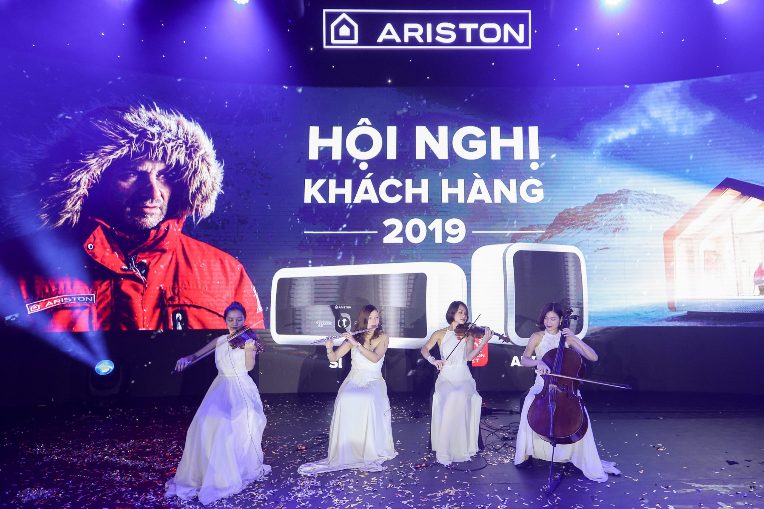 Ariston ra mắt bình nước nóng trang bị  công nghệ Wi-Fi thông minh đầu tiên tại Việt Nam