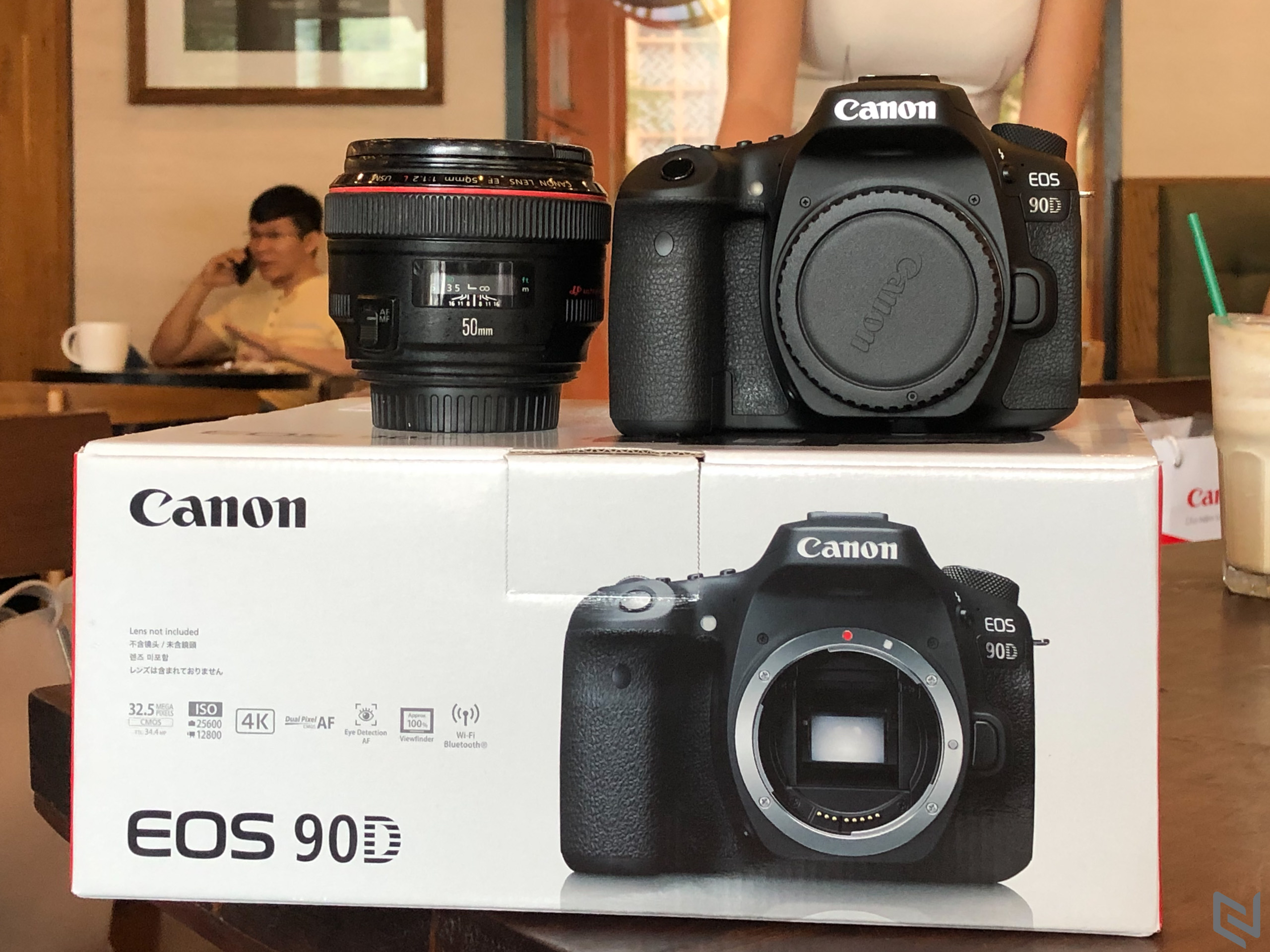 Trên tay nhanh Canon EOS 90D: Nâng cấp phần cứng, ngoại hình ít thay đổi