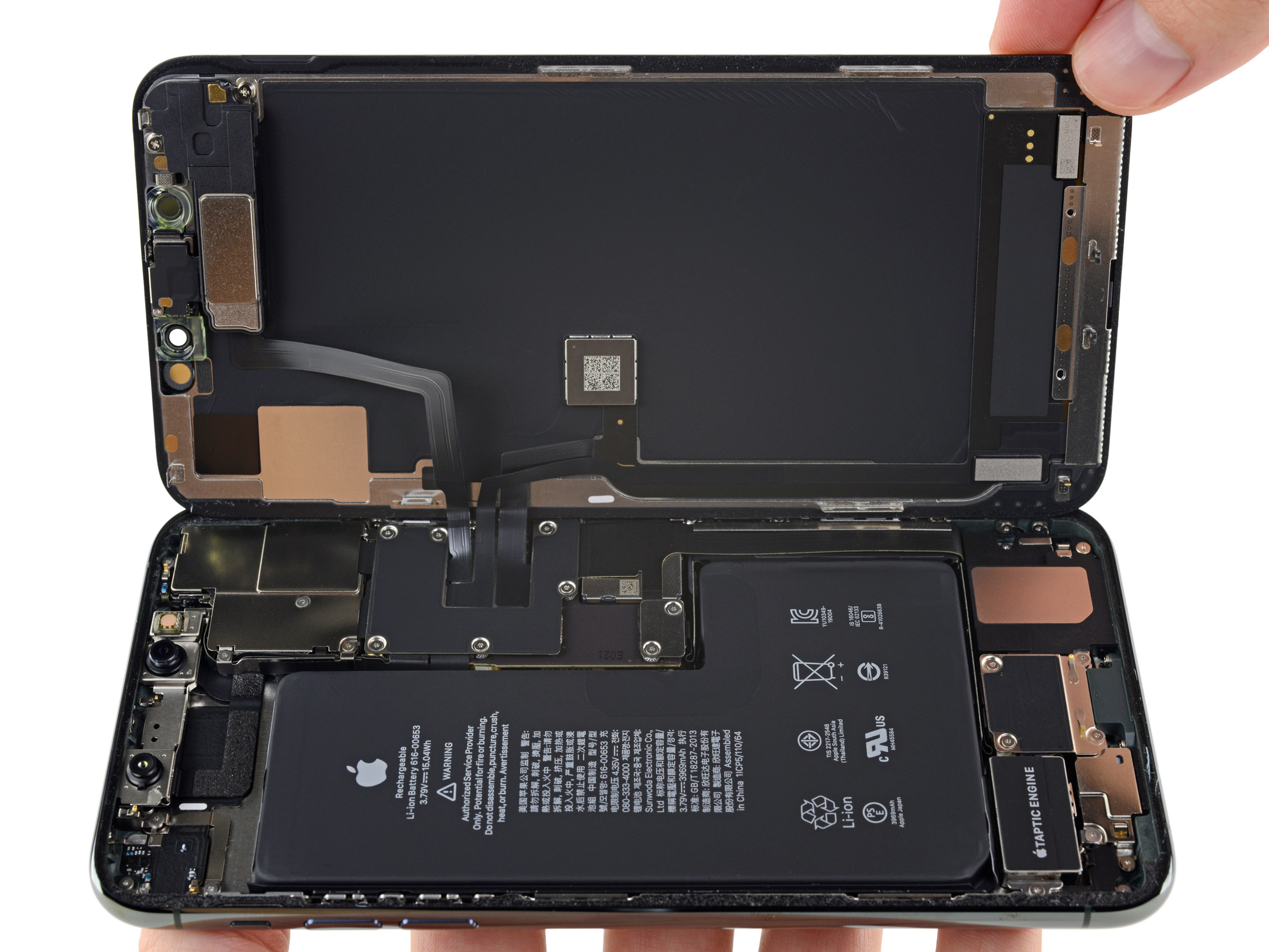 Apple có thể sẽ dùng chip ngoại vi mỏng hơn để tăng không gian cho pin của iPhone, iPad và MacBook