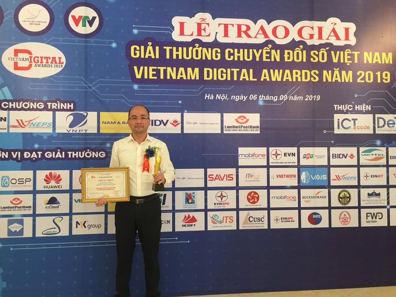 Hệ sinh thái Y tế VNPT nhận Giải thưởng Chuyển đổi số Việt Nam