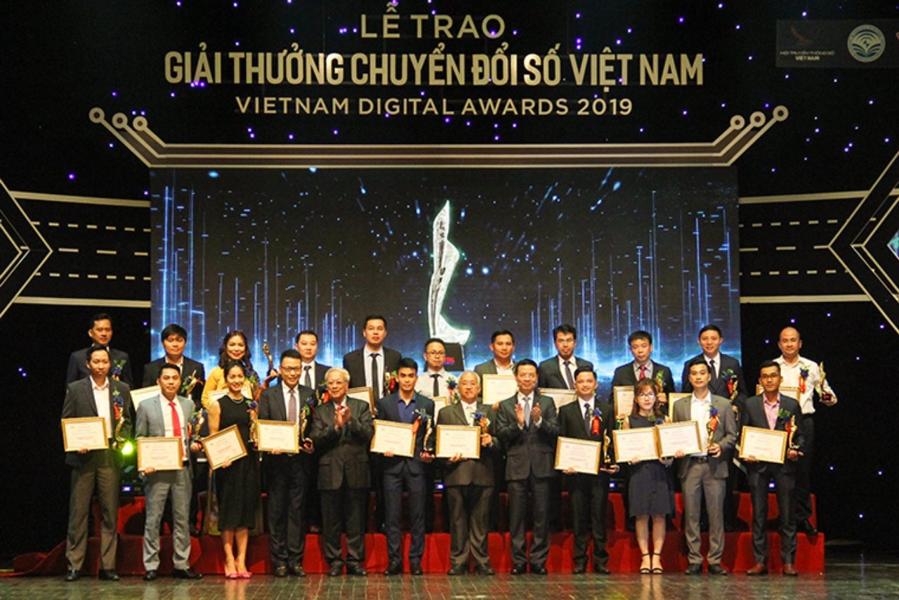Hệ sinh thái Y tế VNPT nhận Giải thưởng Chuyển đổi số Việt Nam