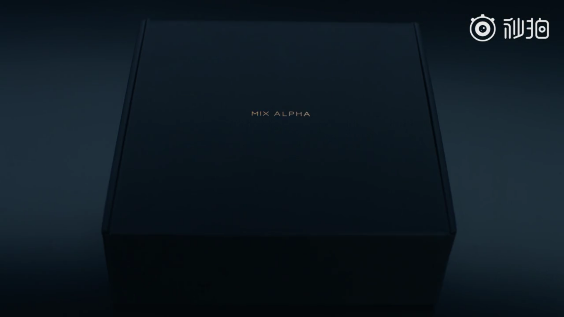 Cùng xem mở hộp chính thức Mi Mix Alpha, cực kì sang trọng và có tặng kèm cả “ốp viền”