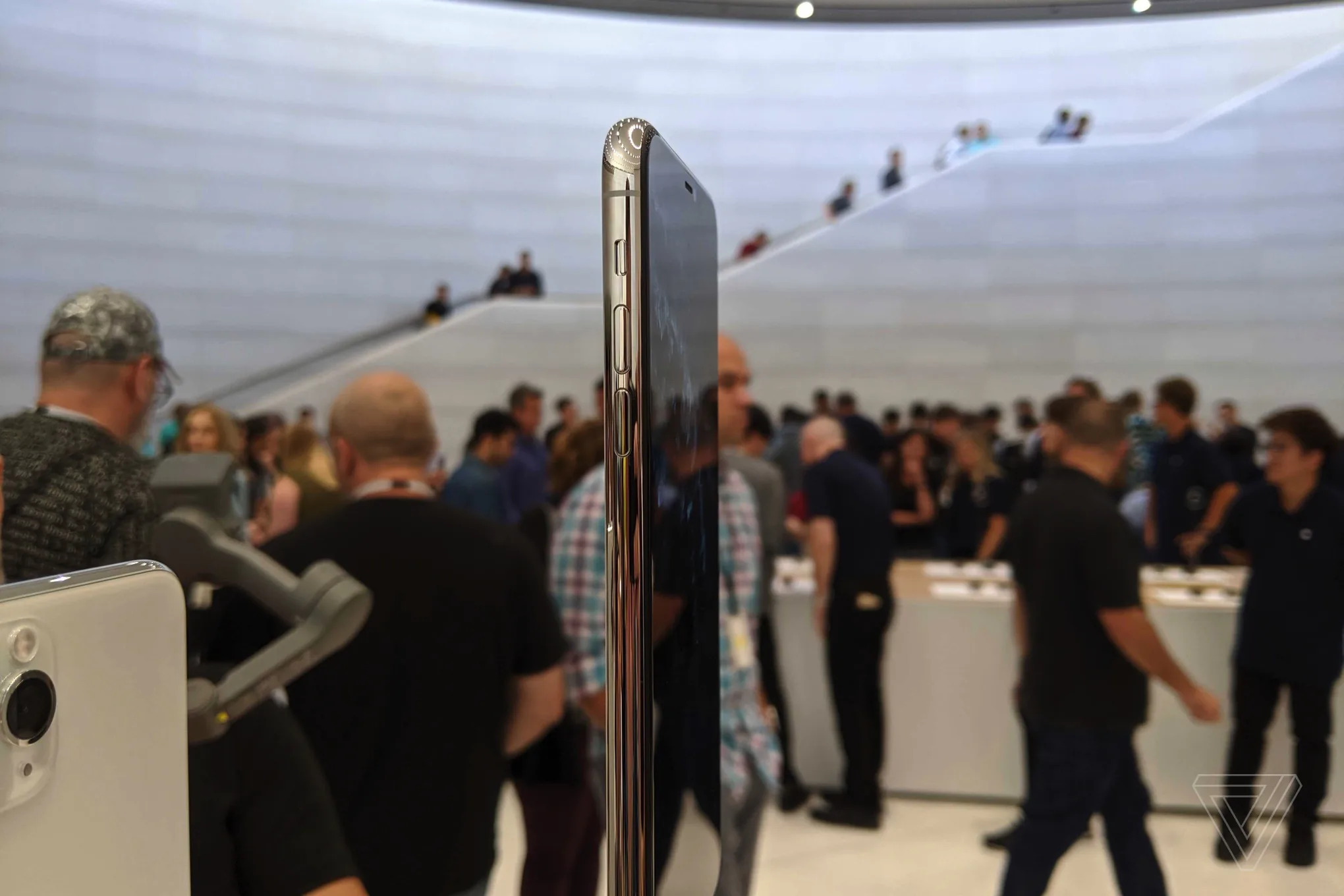 Trên tay iPhone 11 Pro và 11 Pro Max: Nếu không sợ lỗ, đây là chiếc iPhone tuyệt vời nhất dành cho bạn