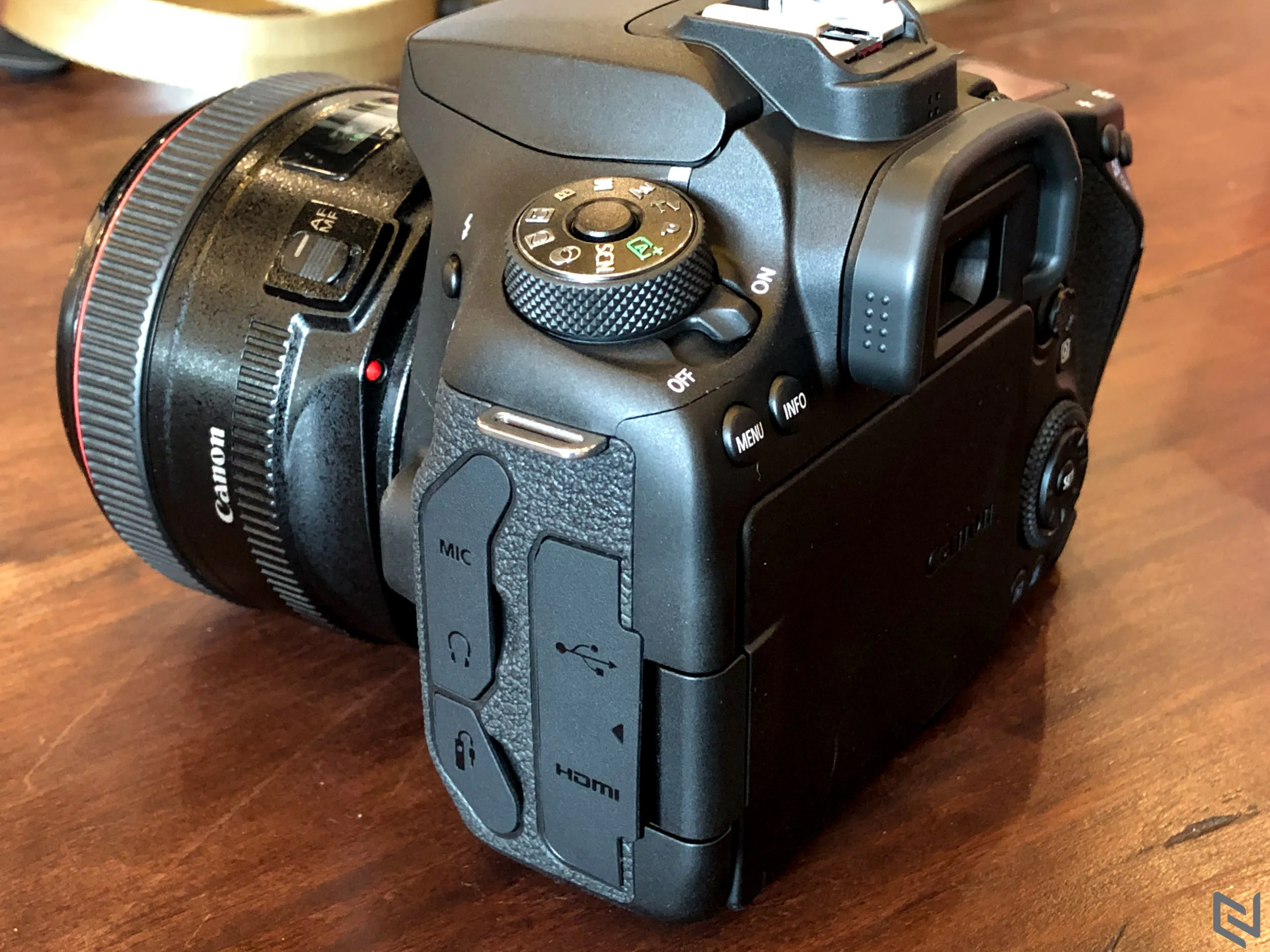 Trên tay nhanh Canon EOS 90D: Nâng cấp phần cứng, ngoại hình ít thay đổi