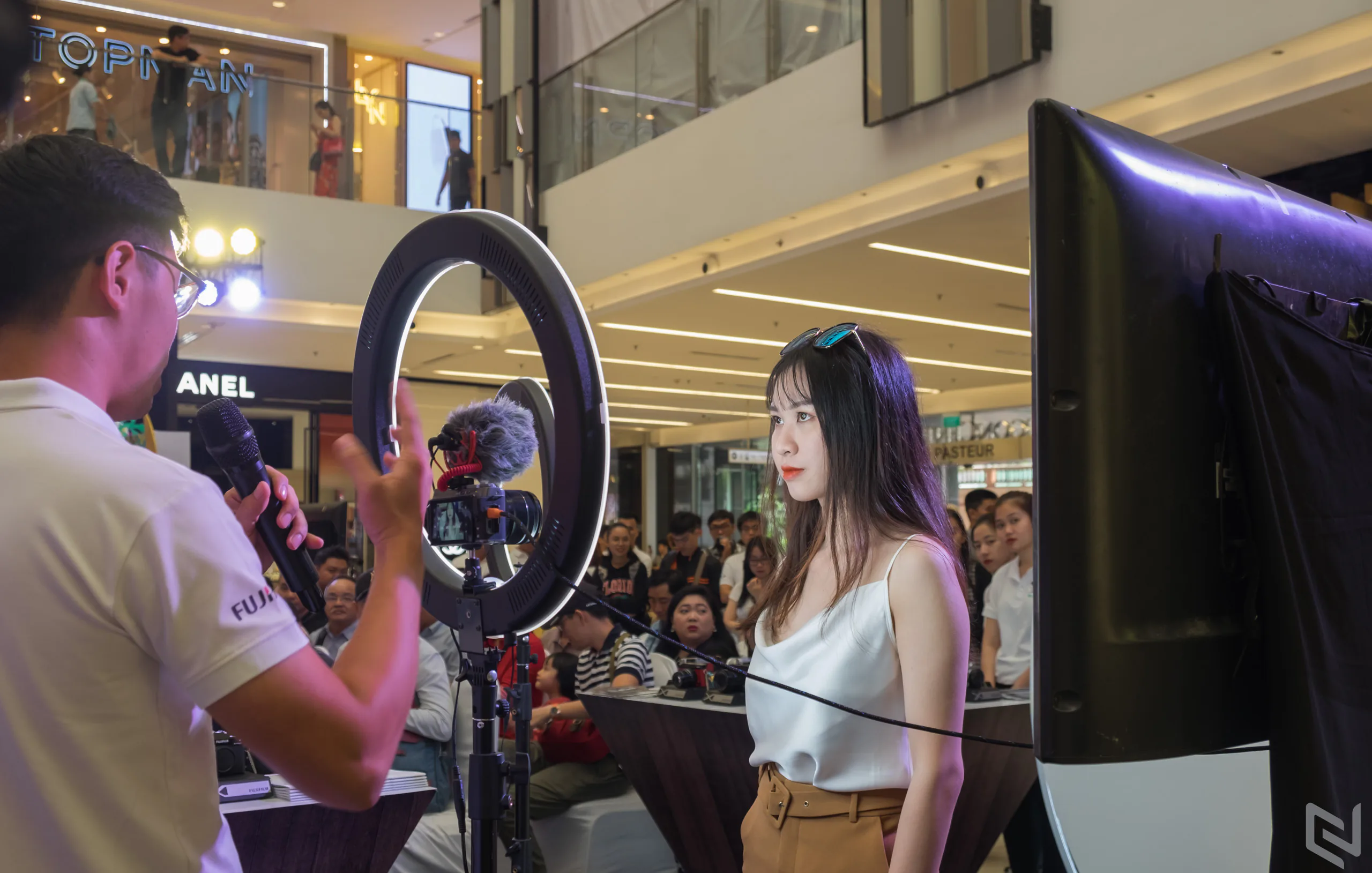 Máy ảnh Fujifilm X-A7 ra mắt thị trường Việt Nam: quay phim 4k, lấy nét nhanh, nhỏ gọn phù hợp với vlogger và người dùng nhập môn, giá chỉ 15,990,000 đồng