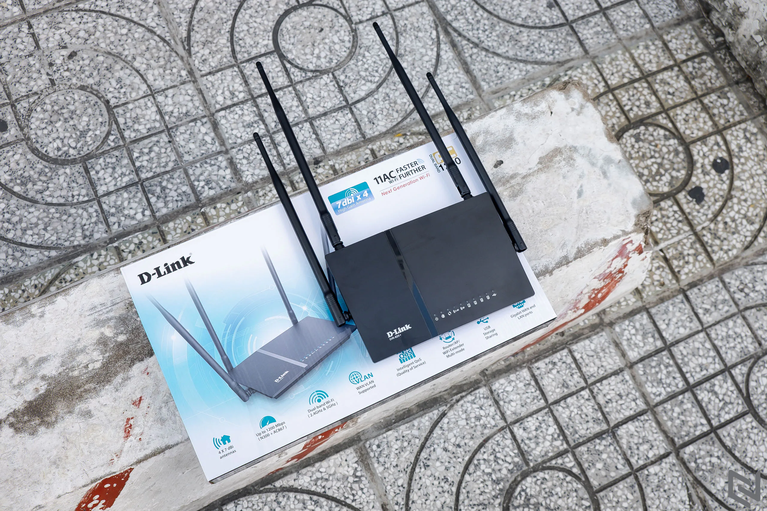 Đánh giá router D-Link DIR-825+, độ lợi sóng cao 4 x 7dBi, nhiều tính năng, giá 1.5 triệu đồng