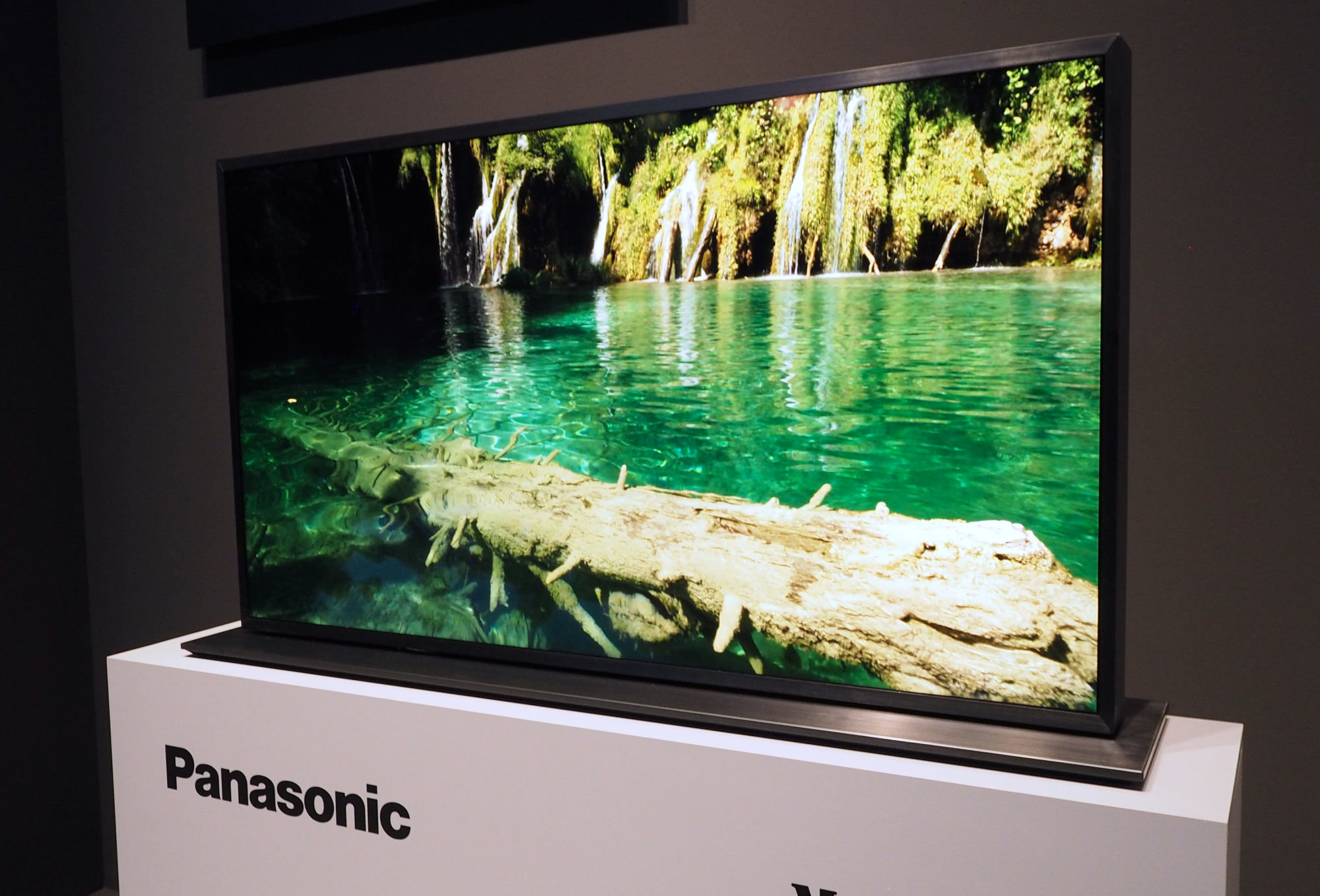 Panasonic trình diễn nguyên mẫu màn hình LCD kép độ tương phản cao, chất lượng ảnh sống động như OLED
