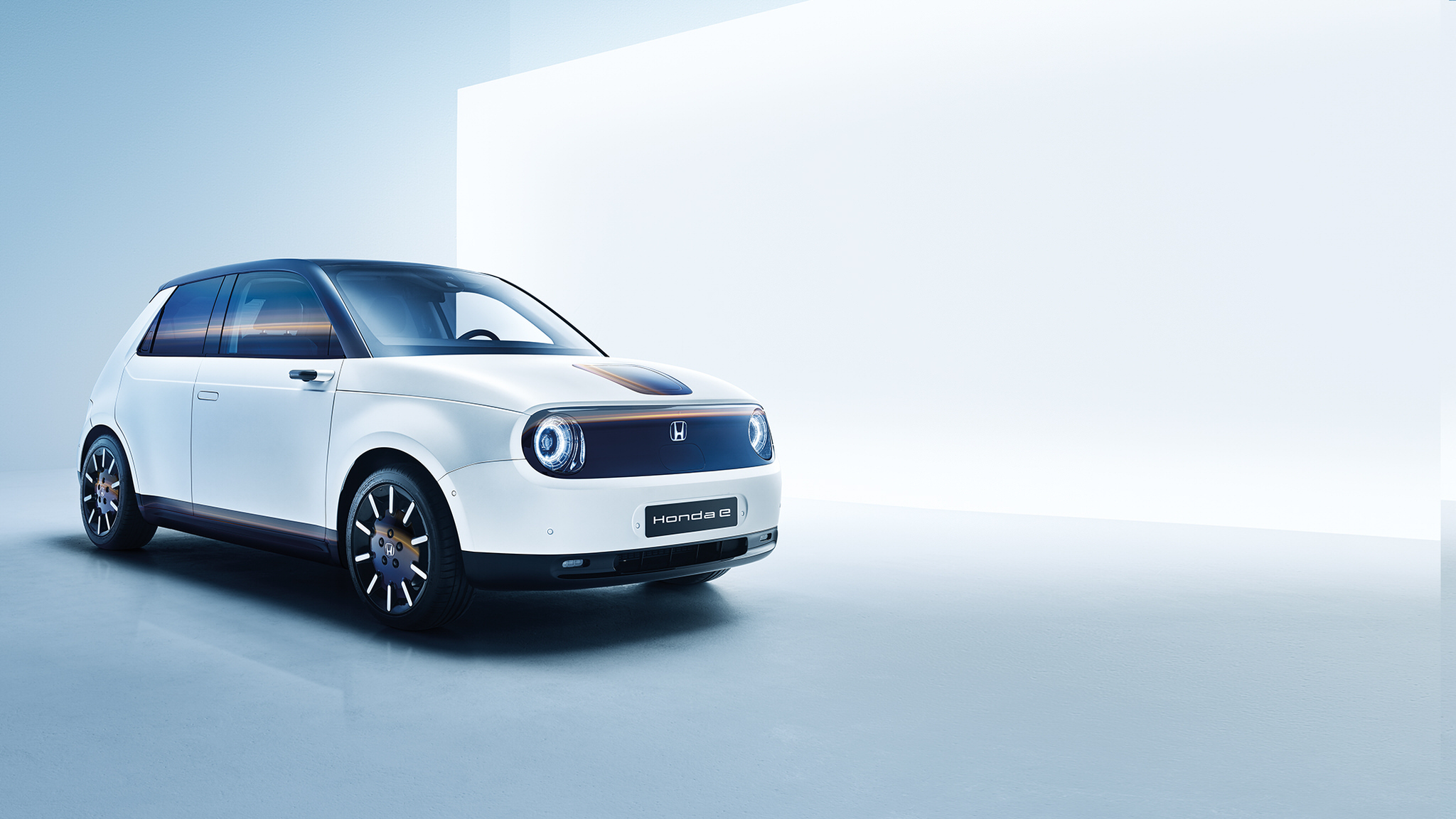 Honda e 2020 ra mắt: Xe ô tô điện nhỏ nhắn và xinh xắn